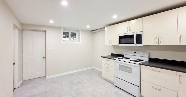Lower-708 Carnegie Avenue, Oshawa, ON, L1G 4R6 - 5