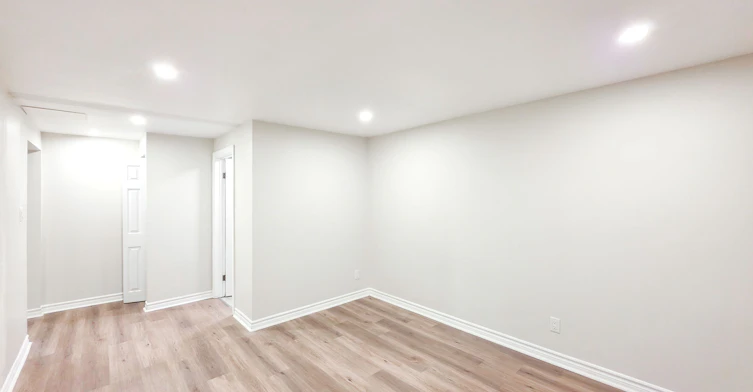 Lower-708 Carnegie Avenue, Oshawa, ON, L1G 4R6 - 8