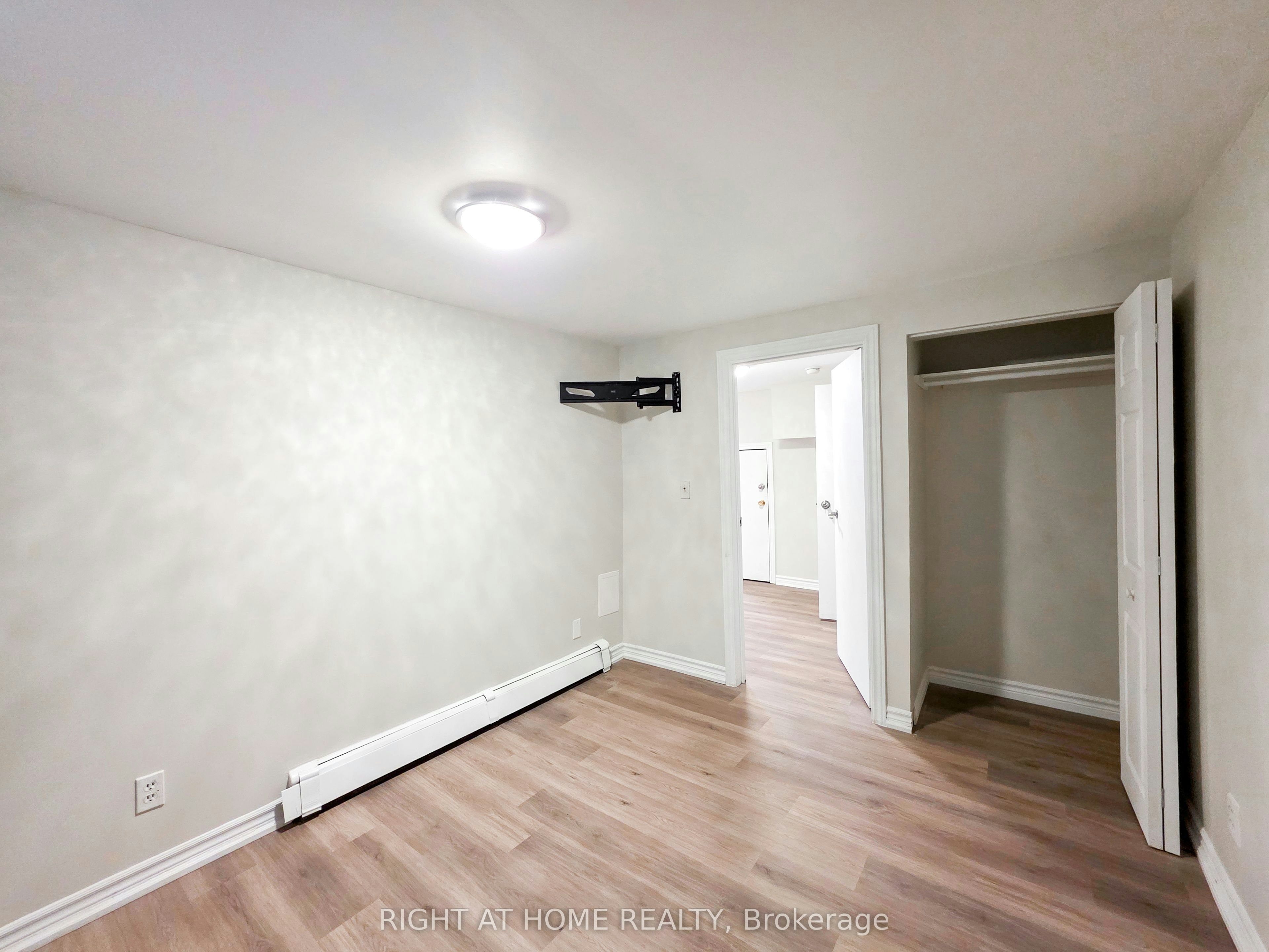 Lower-708 Carnegie Avenue, Oshawa, ON, L1G 4R6 - 17
