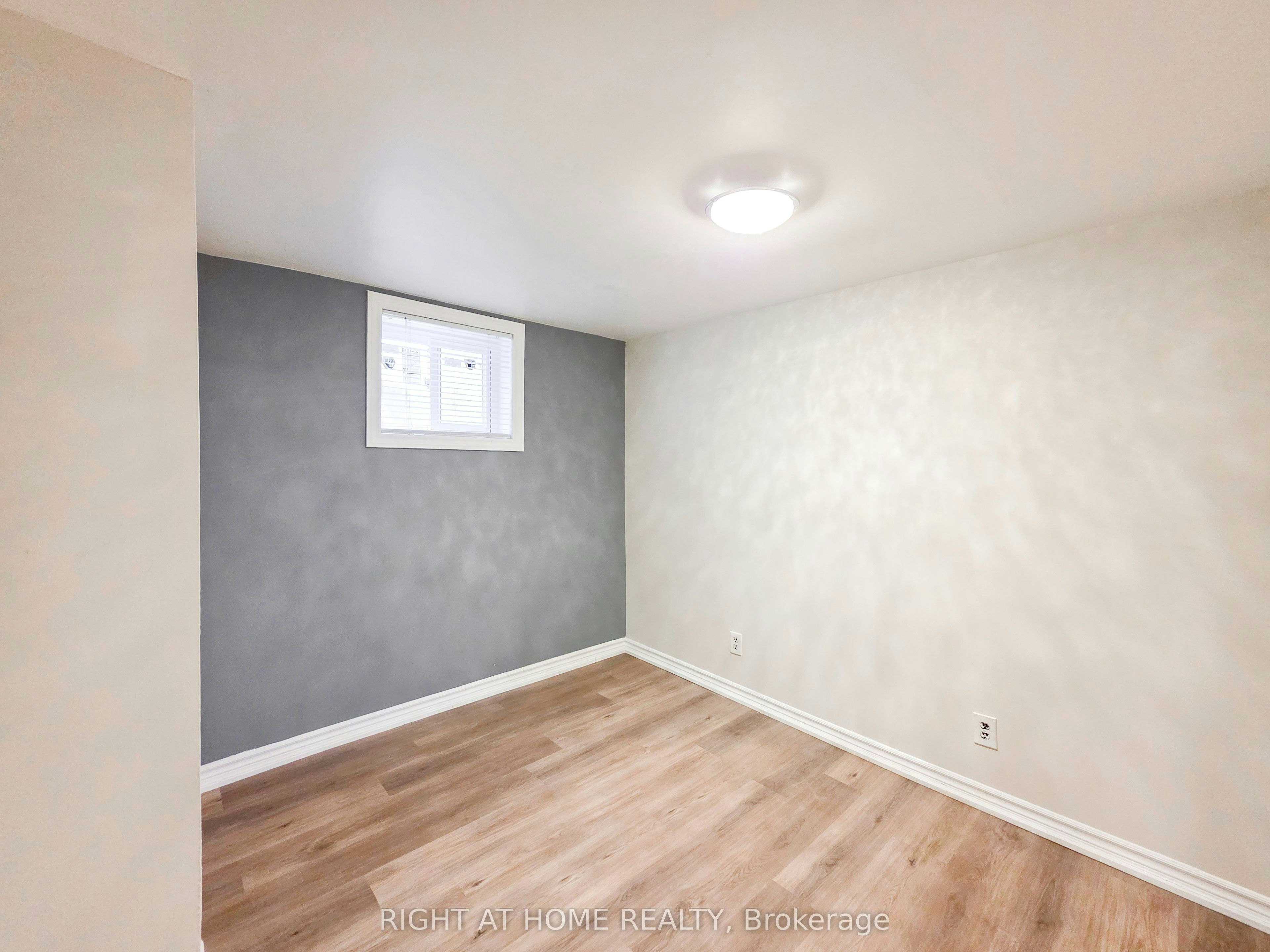Lower-708 Carnegie Avenue, Oshawa, ON, L1G 4R6 - 12