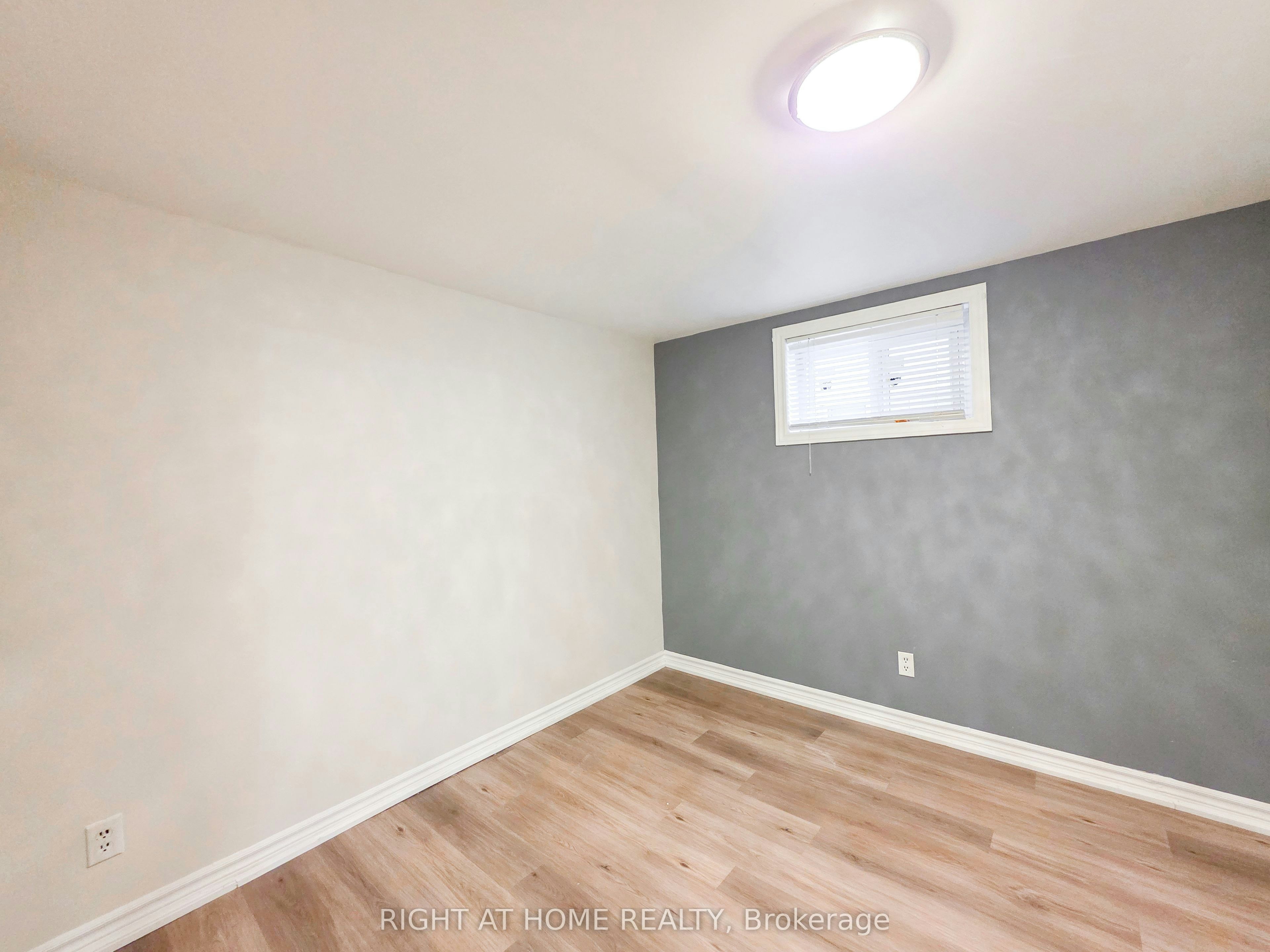 Lower-708 Carnegie Avenue, Oshawa, ON, L1G 4R6 - 15