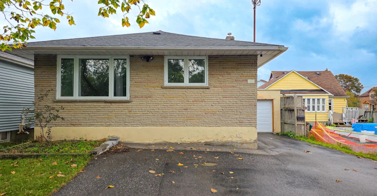 Lower-708 Carnegie Avenue, Oshawa, ON, L1G 4R6 - 2