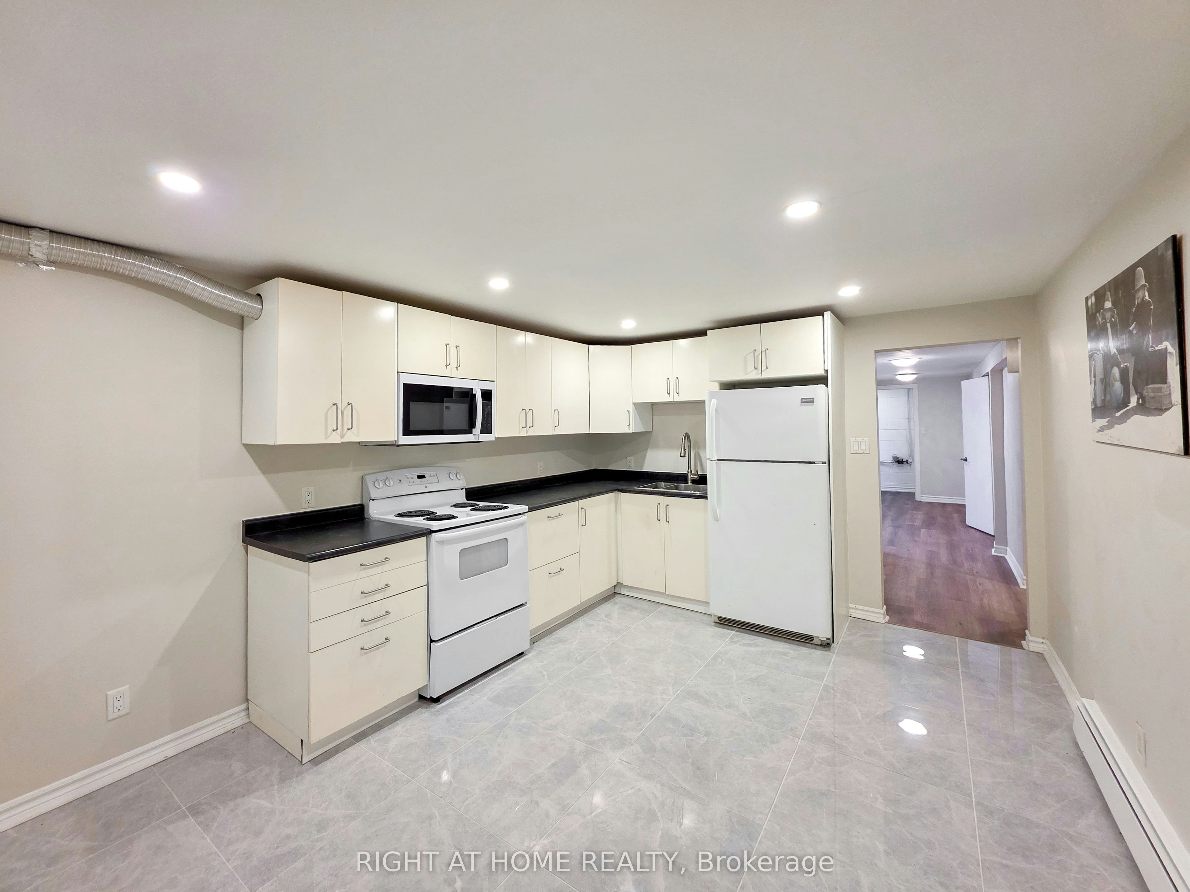 Lower-708 Carnegie Avenue, Oshawa, ON, L1G 4R6 - 4