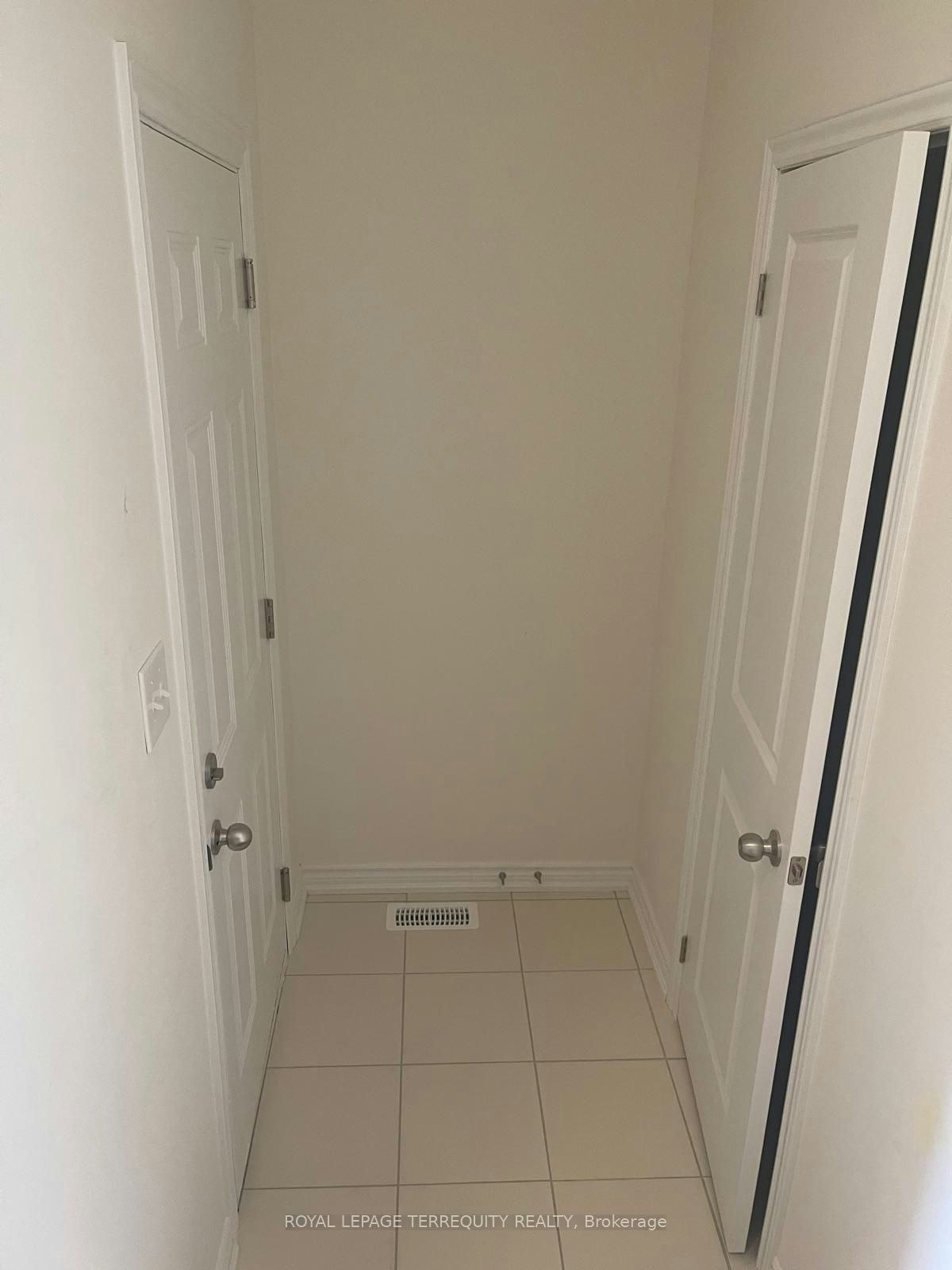 1111 Marathon Avenue, Pickering, ON, L1X 0L7 - 3