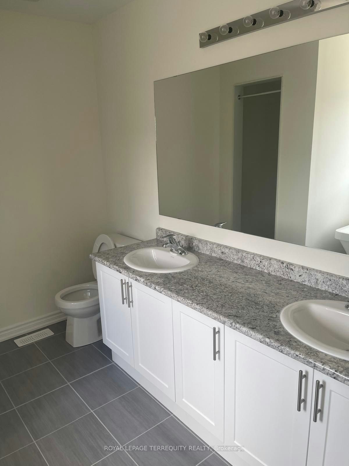 1111 Marathon Avenue, Pickering, ON, L1X 0L7 - 7