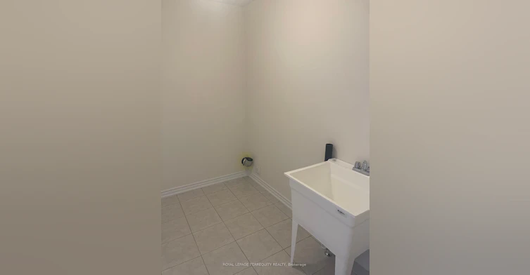 1111 Marathon Avenue, Pickering, ON, L1X 0L7 - 4