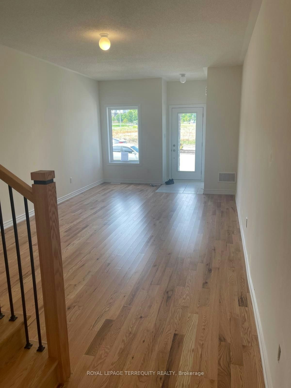 1111 Marathon Avenue, Pickering, ON, L1X 0L7 - 2
