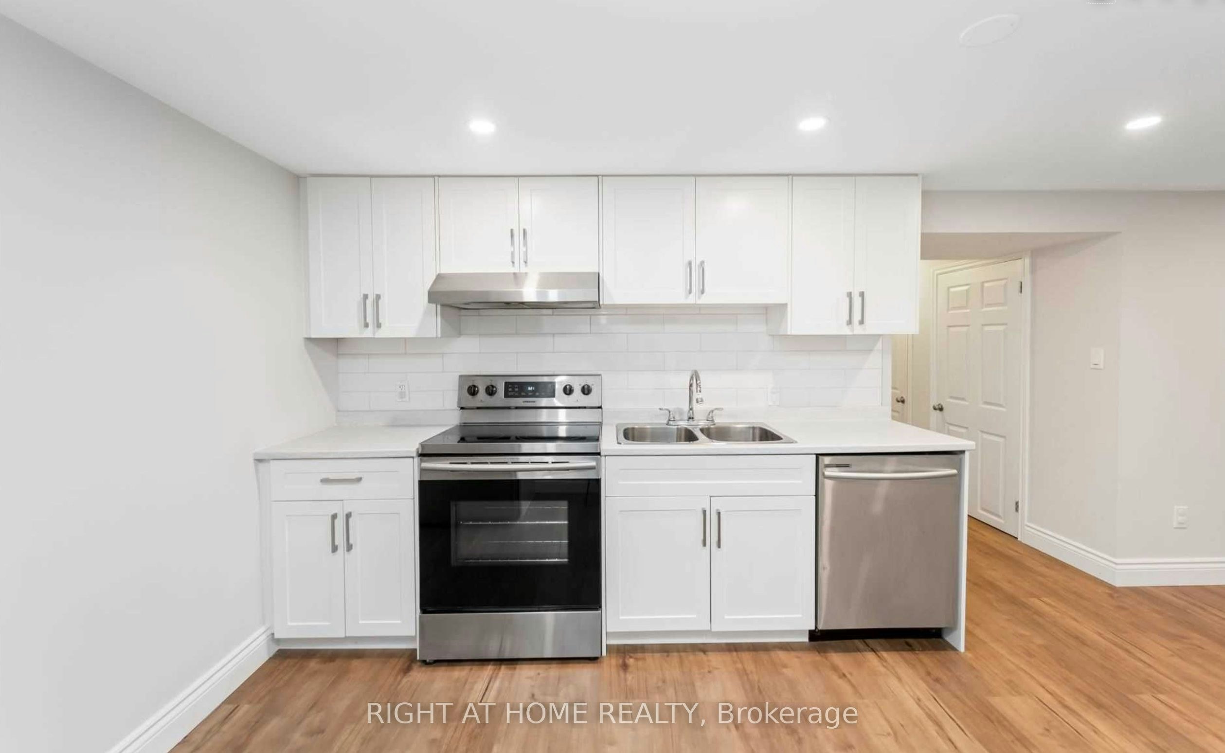 459 Nipigon Street, Oshawa, ON, L1J 3A4 - 2