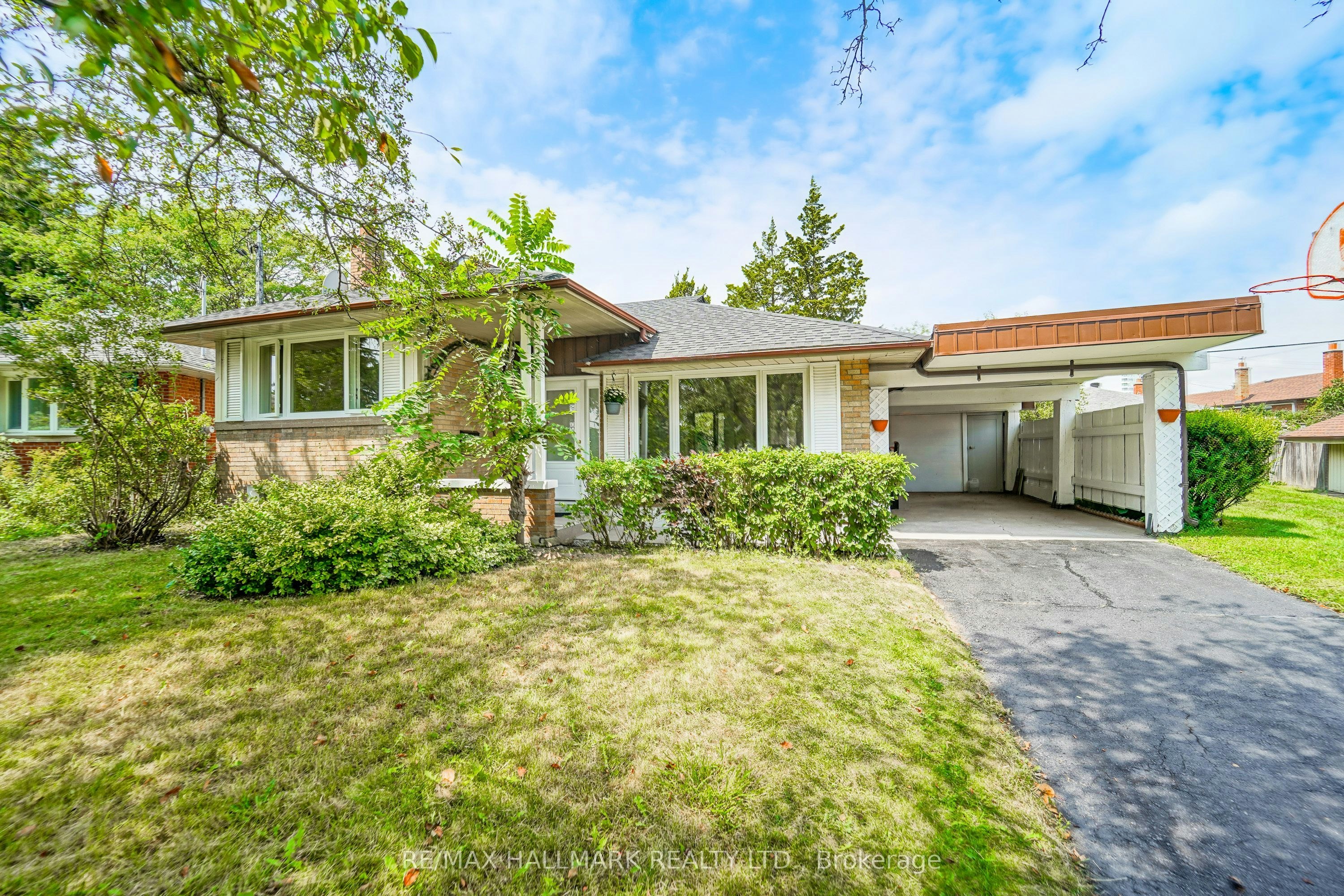 54 Charlemont Crescent, Toronto, ON, M1T 1M4
