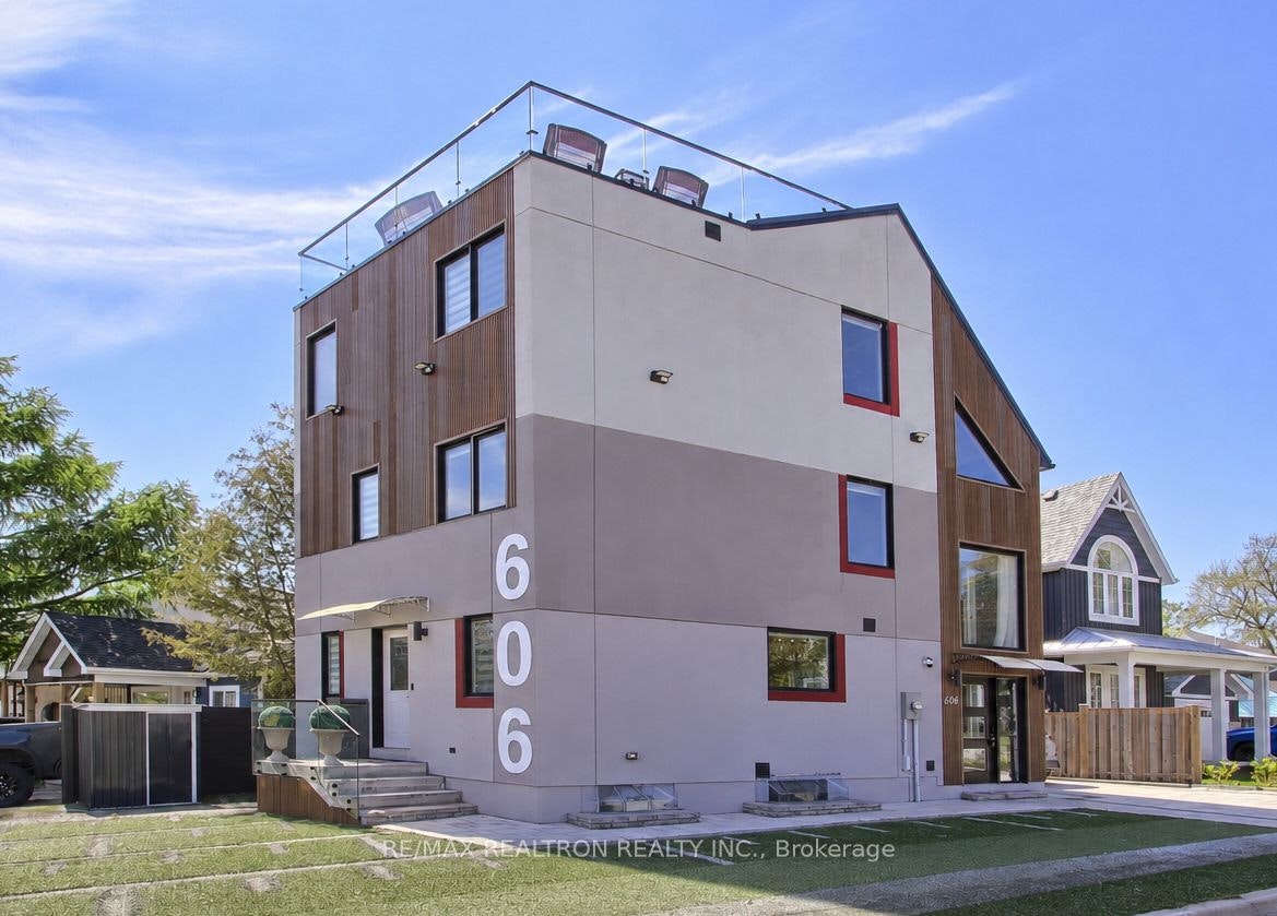 606 Annland Street, Pickering, ON, L1W 1A7
