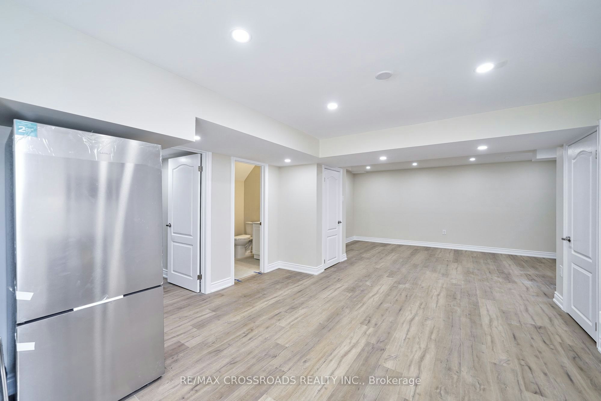 Lower-67 Medland Avenue, Whitby, ON, L1P 1S7 - 17