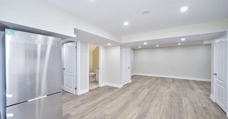 Lower-67 Medland Avenue, Whitby, ON, L1P 1S7 - 17