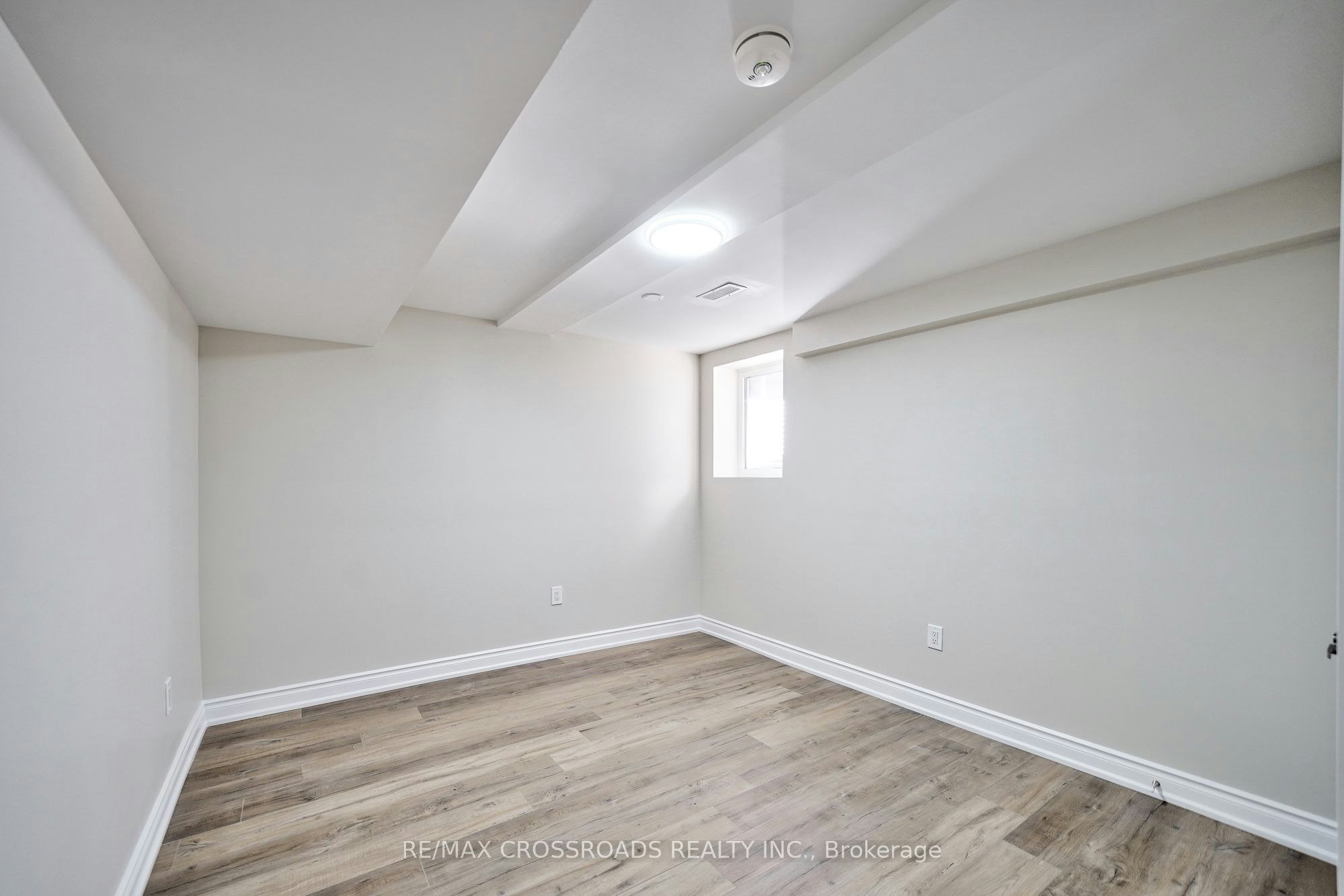 Lower-67 Medland Avenue, Whitby, ON, L1P 1S7 - 24