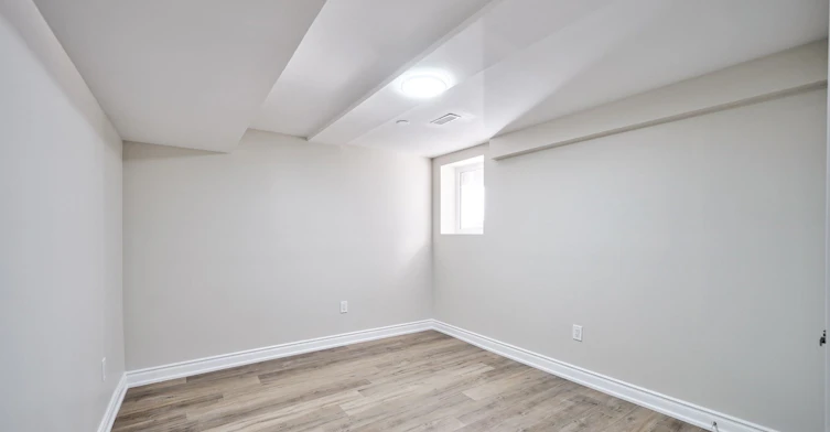 Lower-67 Medland Avenue, Whitby, ON, L1P 1S7 - 24