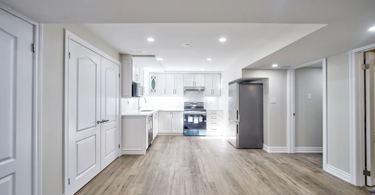 Lower-67 Medland Avenue, Whitby, ON, L1P 1S7 - 12