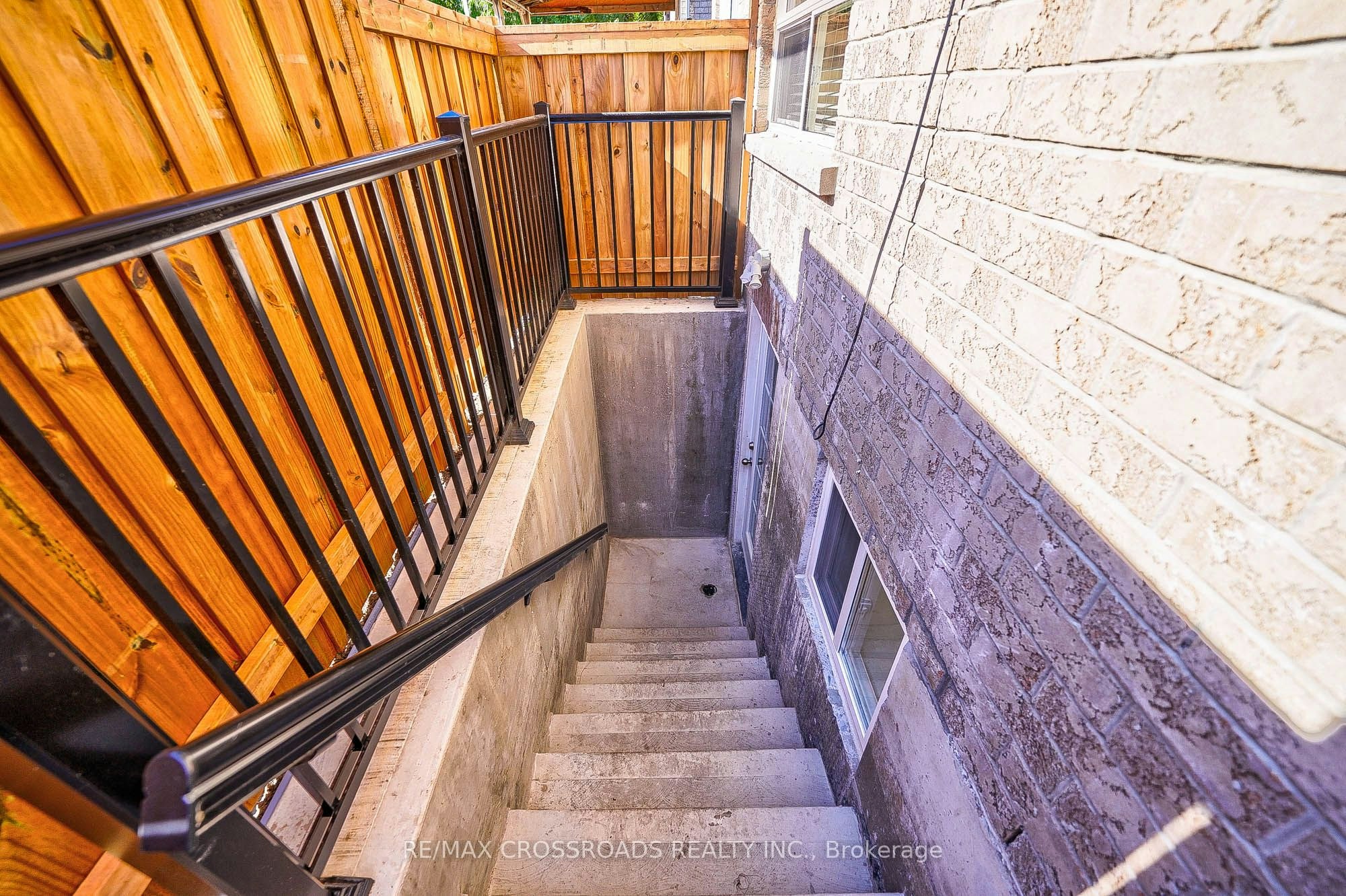 Lower-67 Medland Avenue, Whitby, ON, L1P 1S7 - 5
