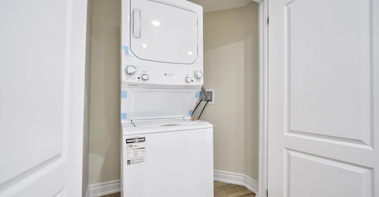 Lower-67 Medland Avenue, Whitby, ON, L1P 1S7 - 30