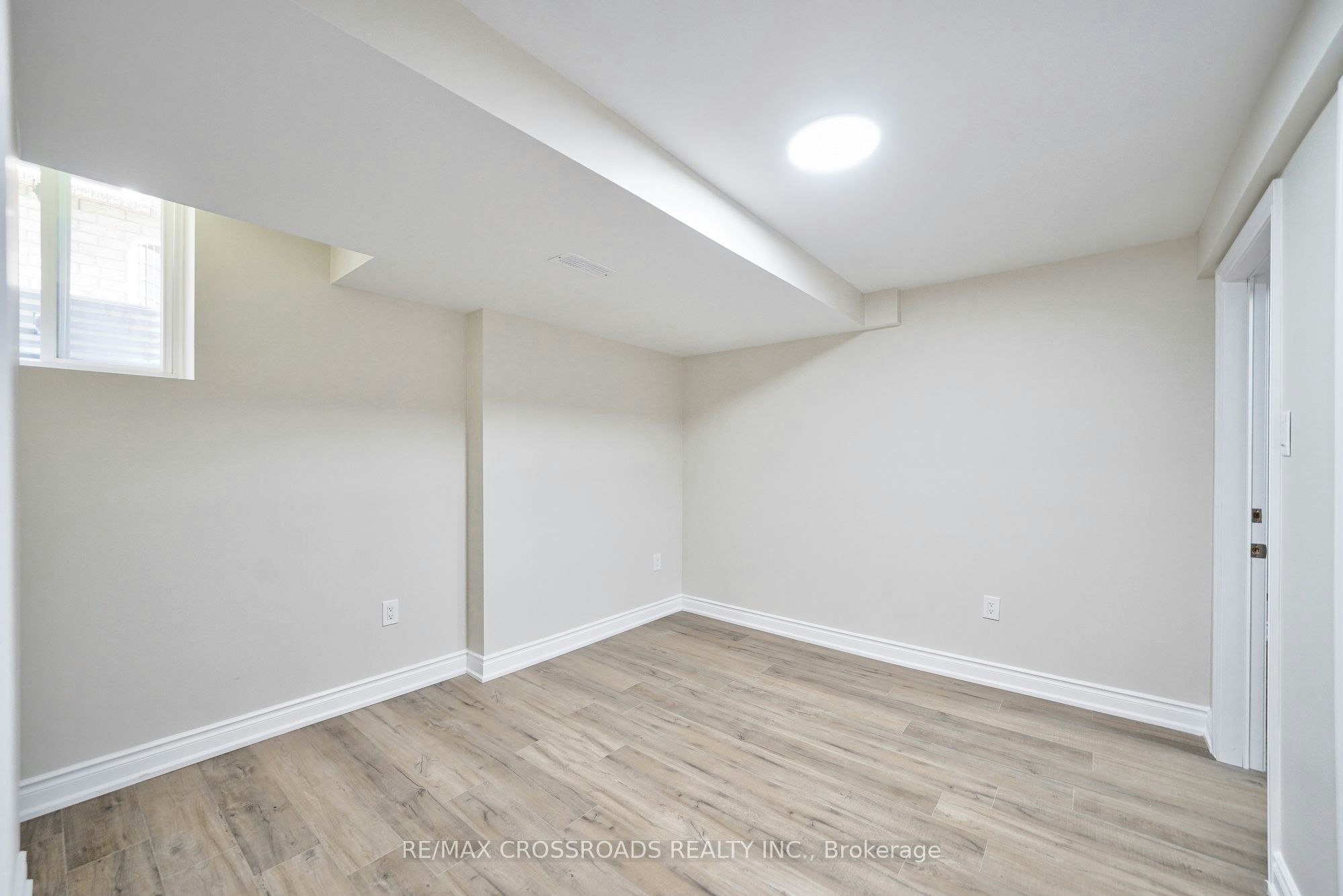 Lower-67 Medland Avenue, Whitby, ON, L1P 1S7 - 23