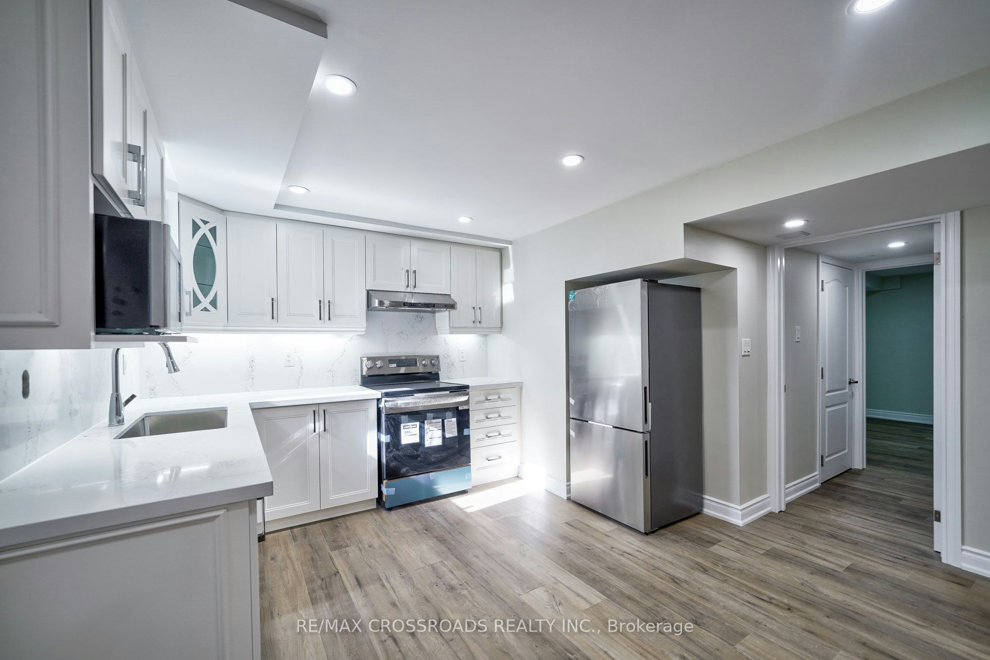 Lower-67 Medland Avenue, Whitby, ON, L1P 1S7 - 15