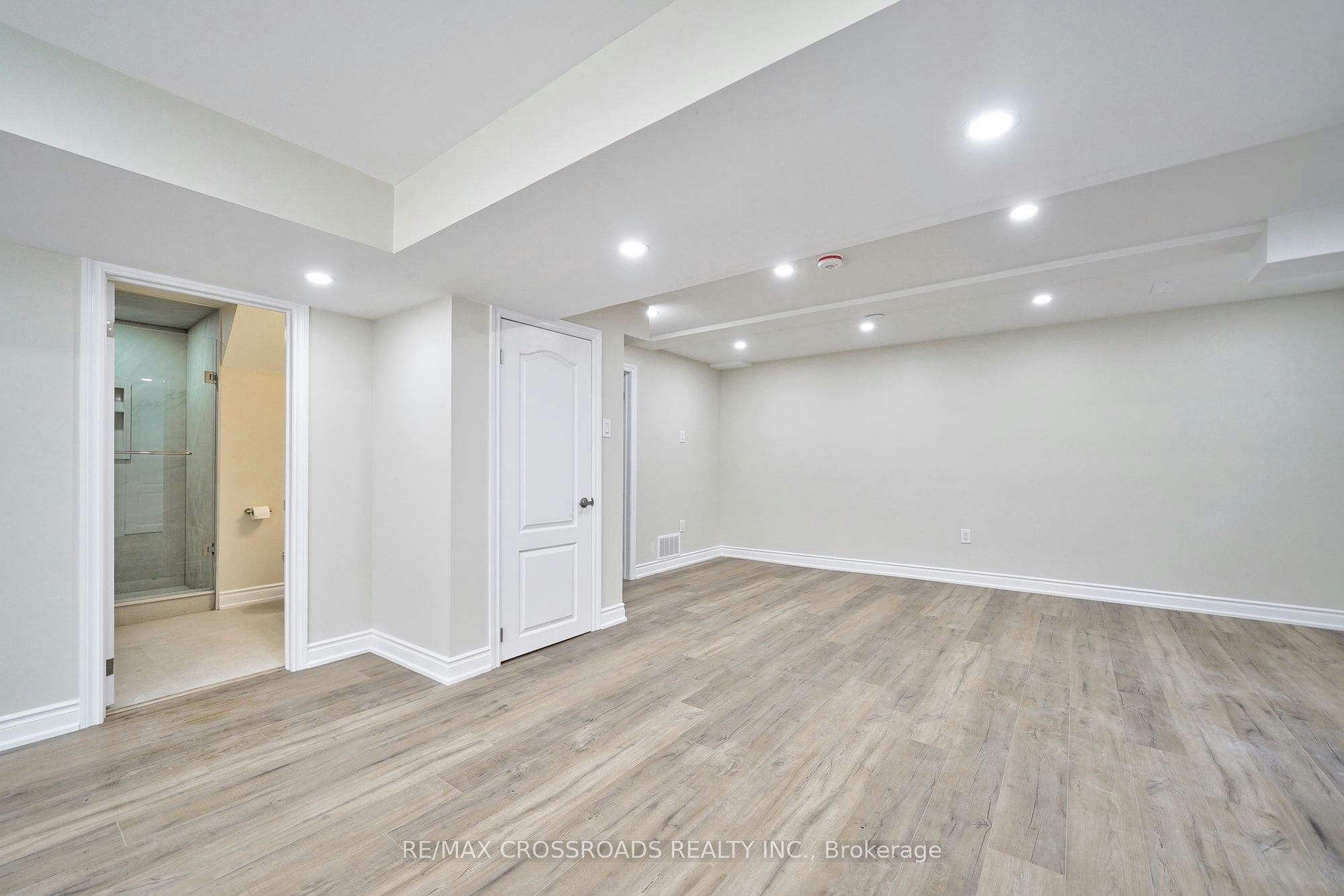 Lower-67 Medland Avenue, Whitby, ON, L1P 1S7 - 29