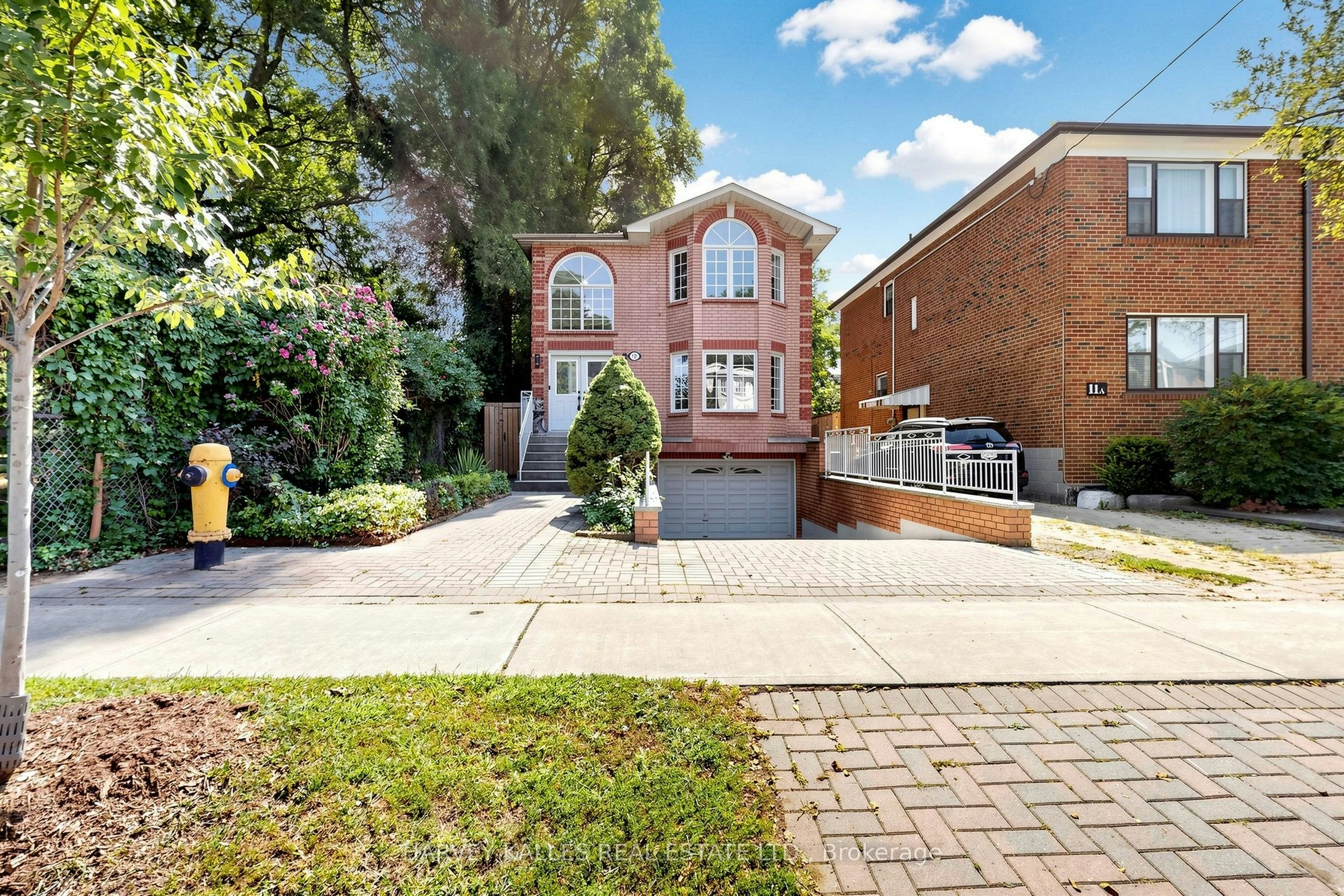 15 Woodville Avenue, Toronto, ON, M4K 2J5