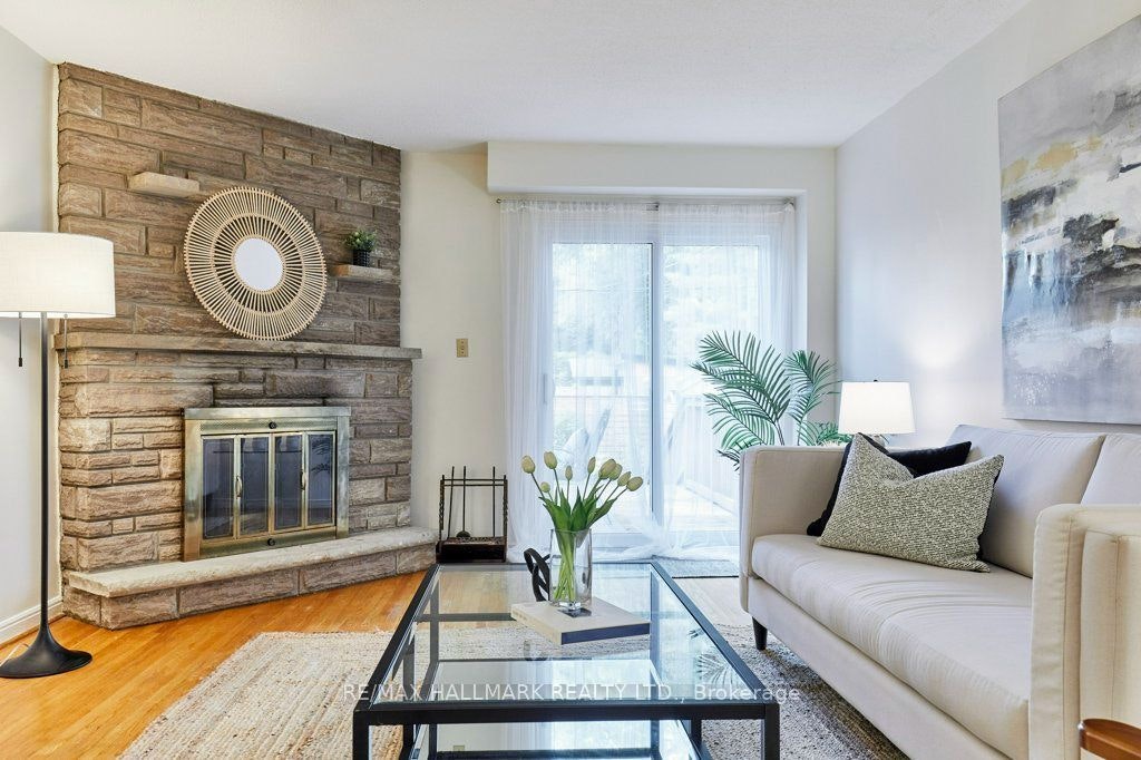 20 Pine Avenue, Toronto, ON, M4E 1L8 - 10