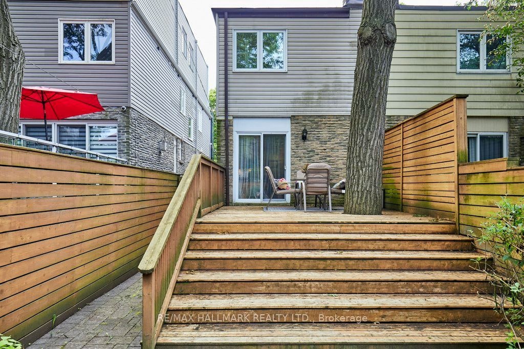 20 Pine Avenue, Toronto, ON, M4E 1L8 - 19