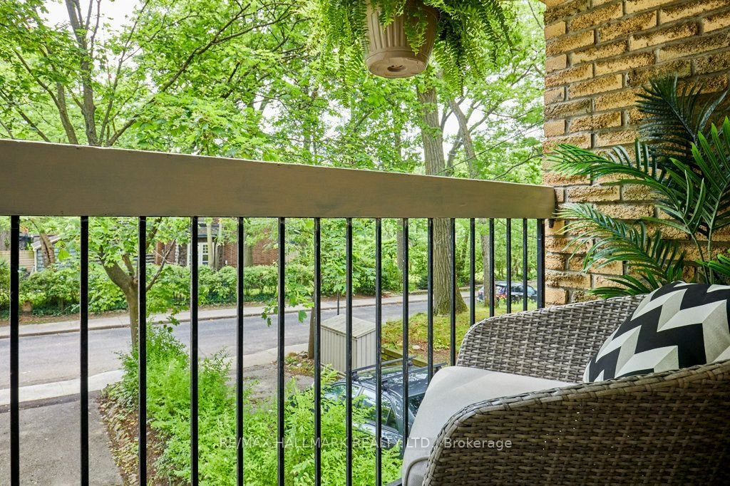 20 Pine Avenue, Toronto, ON, M4E 1L8 - 8