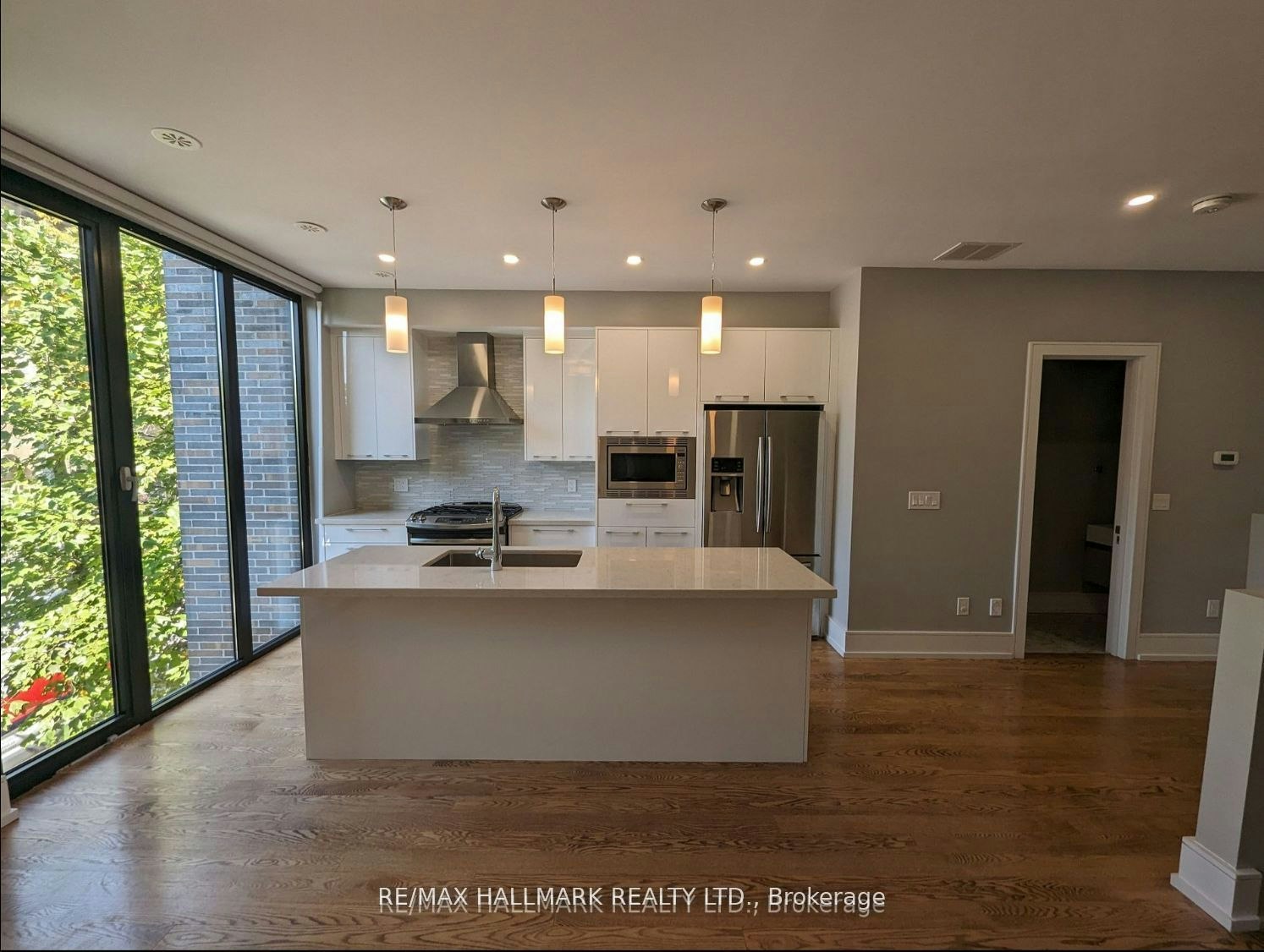 75 Saulter Street, Toronto, ON, M4M 2H8