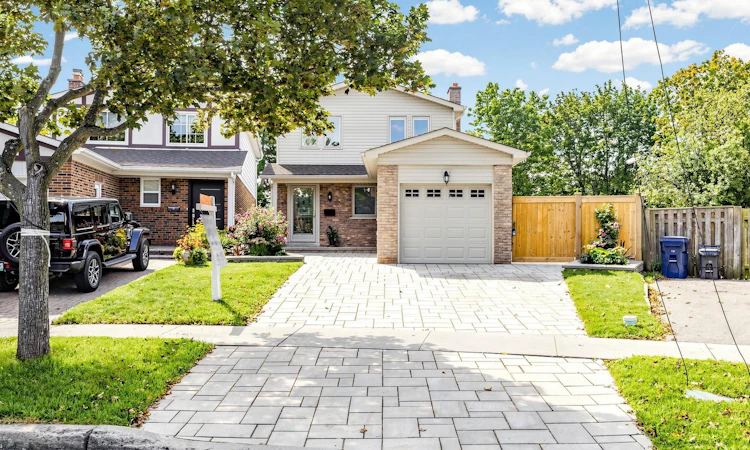 19 Post Horn Grove