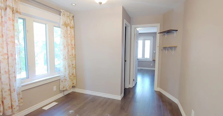 Main-35 East Lynn Avenue, Toronto, ON, M4C 3X3 - 3