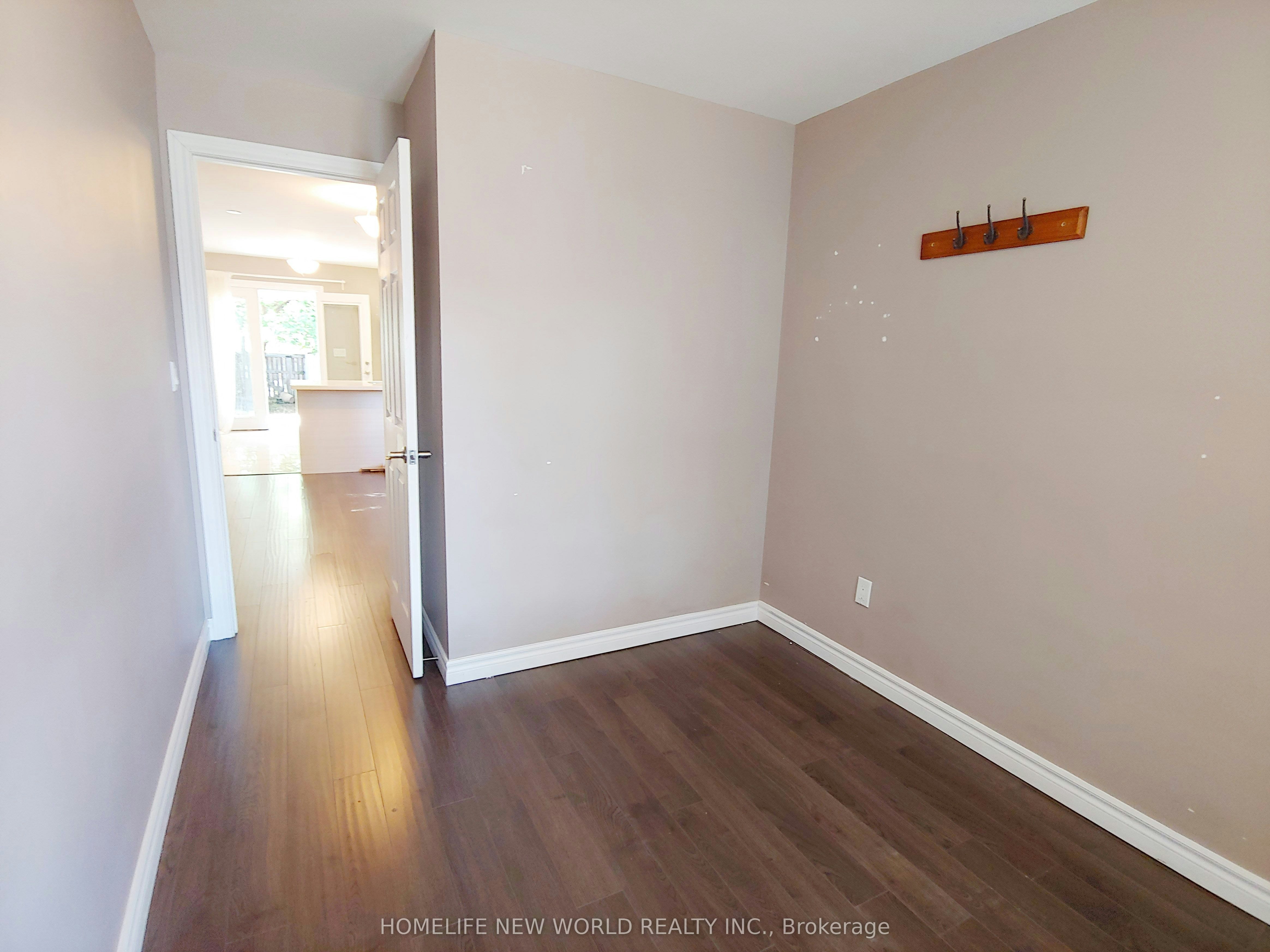 Main-35 East Lynn Avenue, Toronto, ON, M4C 3X3 - 6