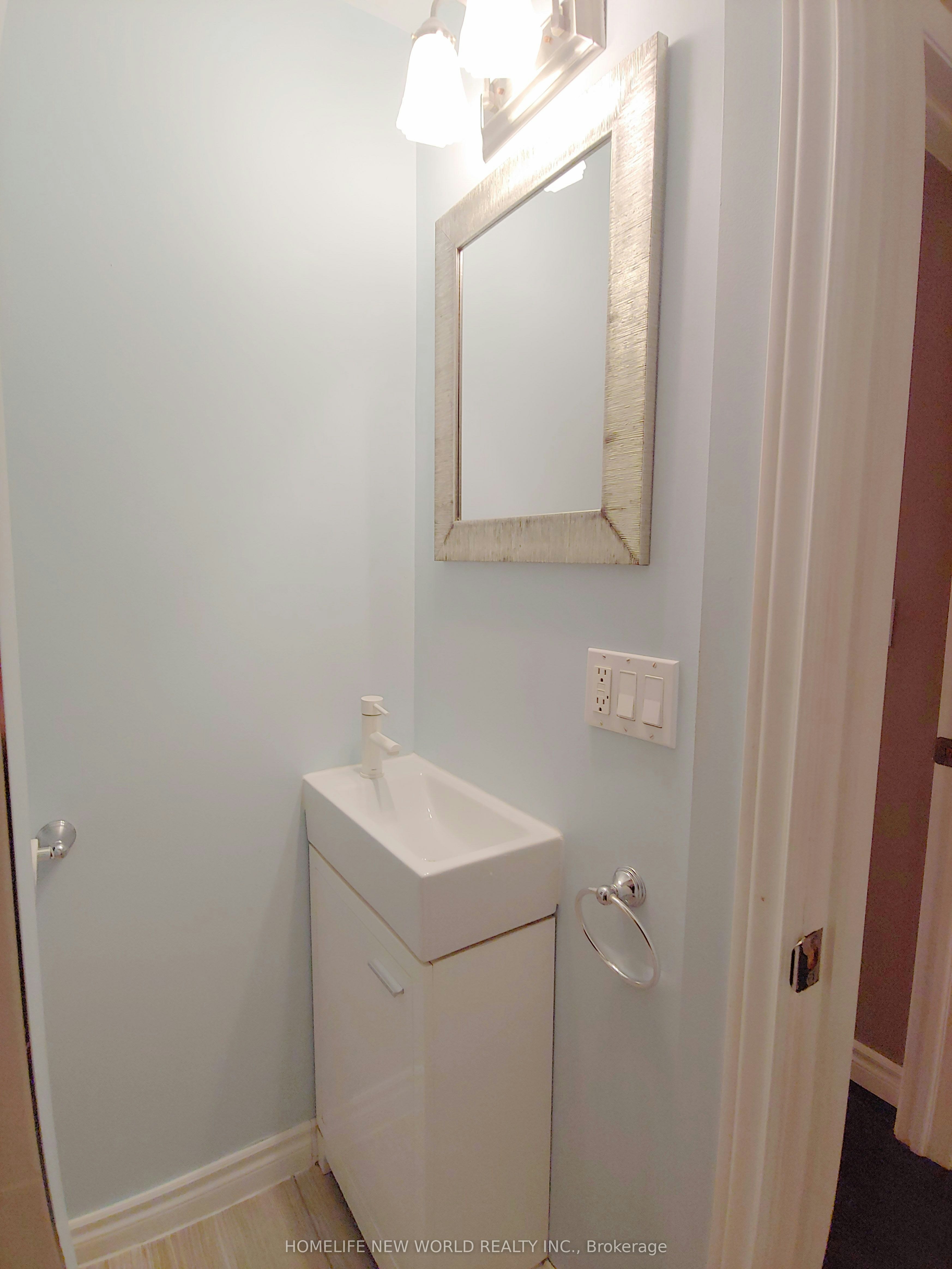Main-35 East Lynn Avenue, Toronto, ON, M4C 3X3 - 12