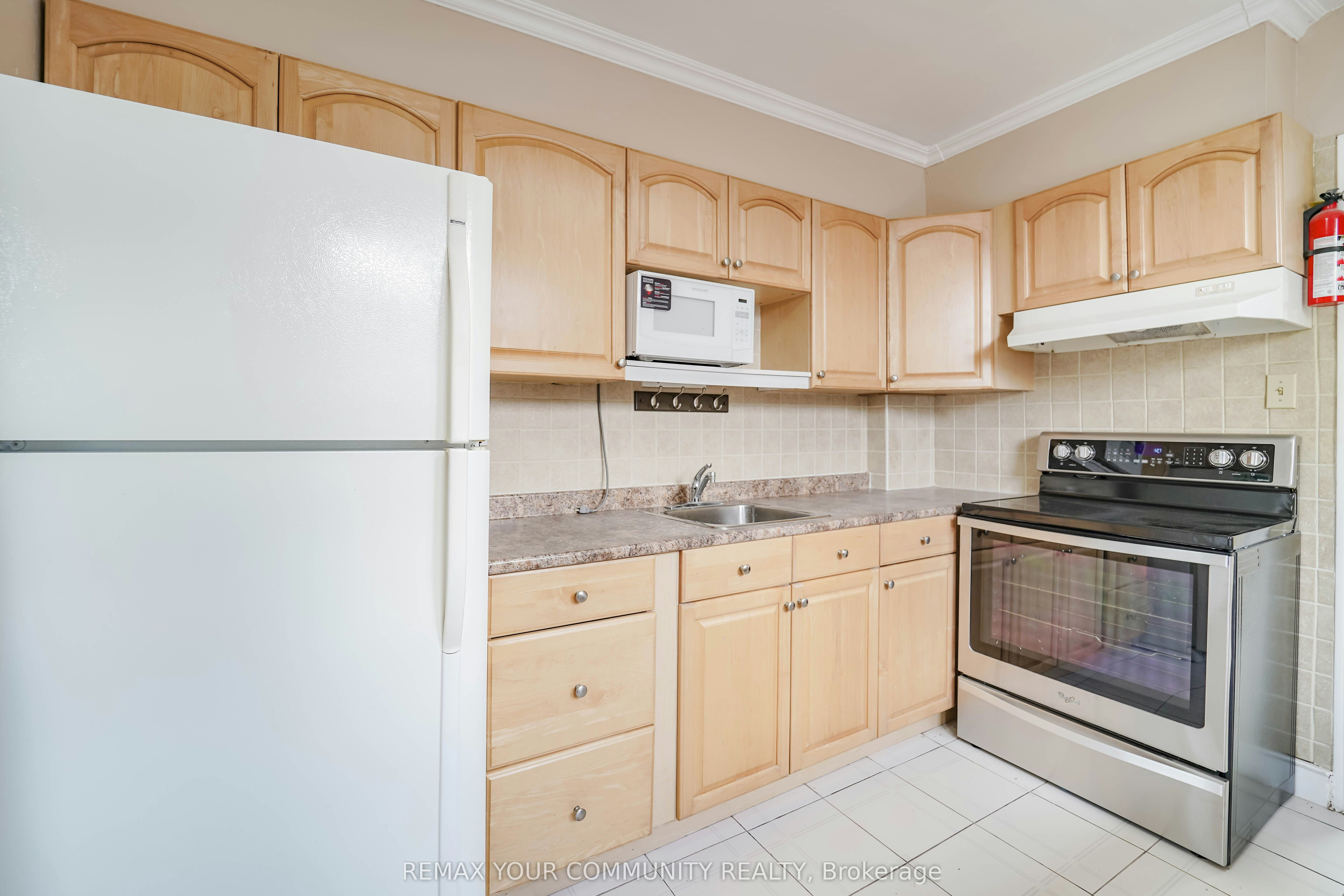 Room 1-1378 Danforth Avenue, Toronto, ON, M4J 3V9 - 27