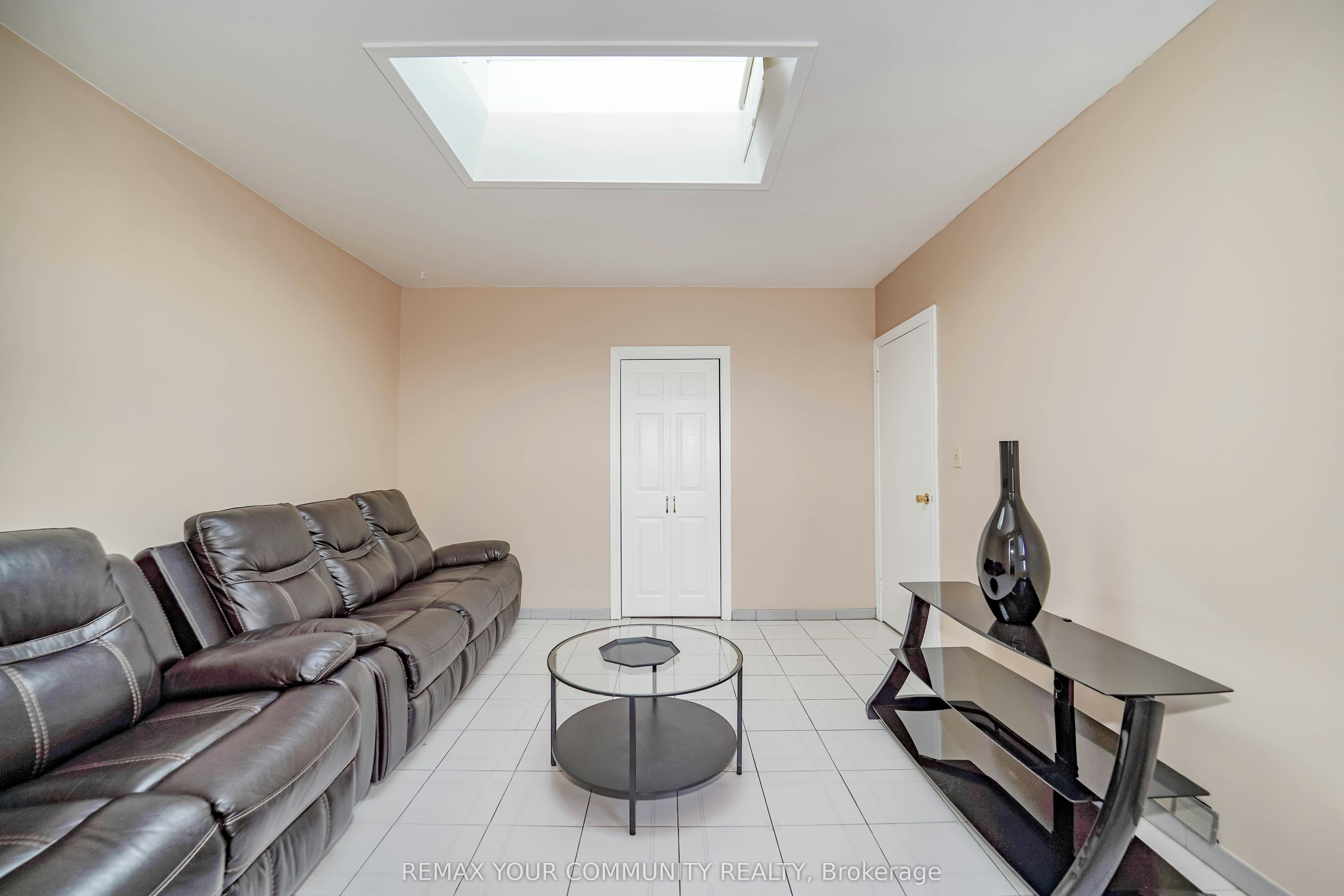 Room 1-1378 Danforth Avenue, Toronto, ON, M4J 3V9 - 23