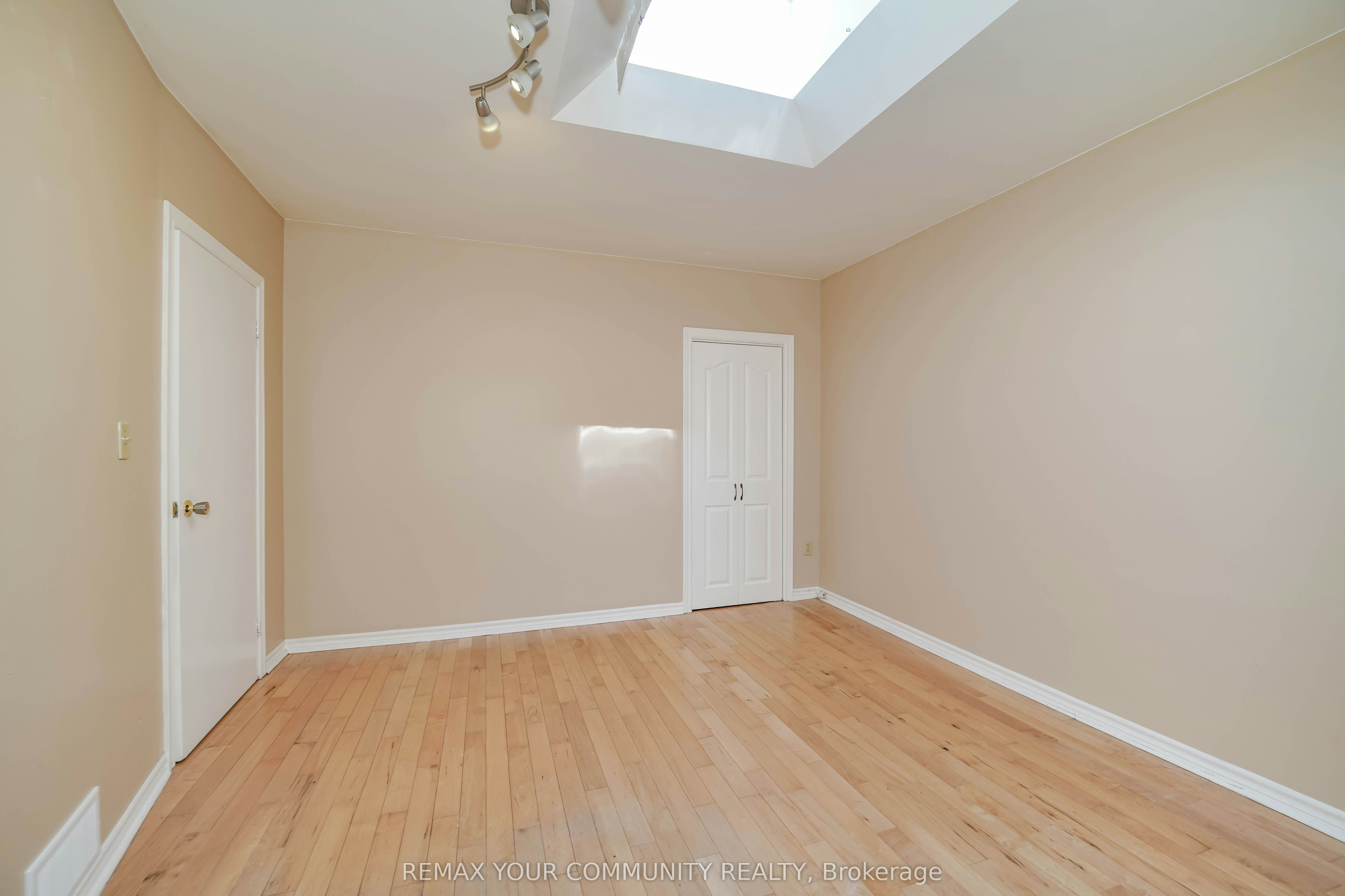 Room 2-1378 Danforth Avenue, Toronto, ON, M4J 3V9 - 19