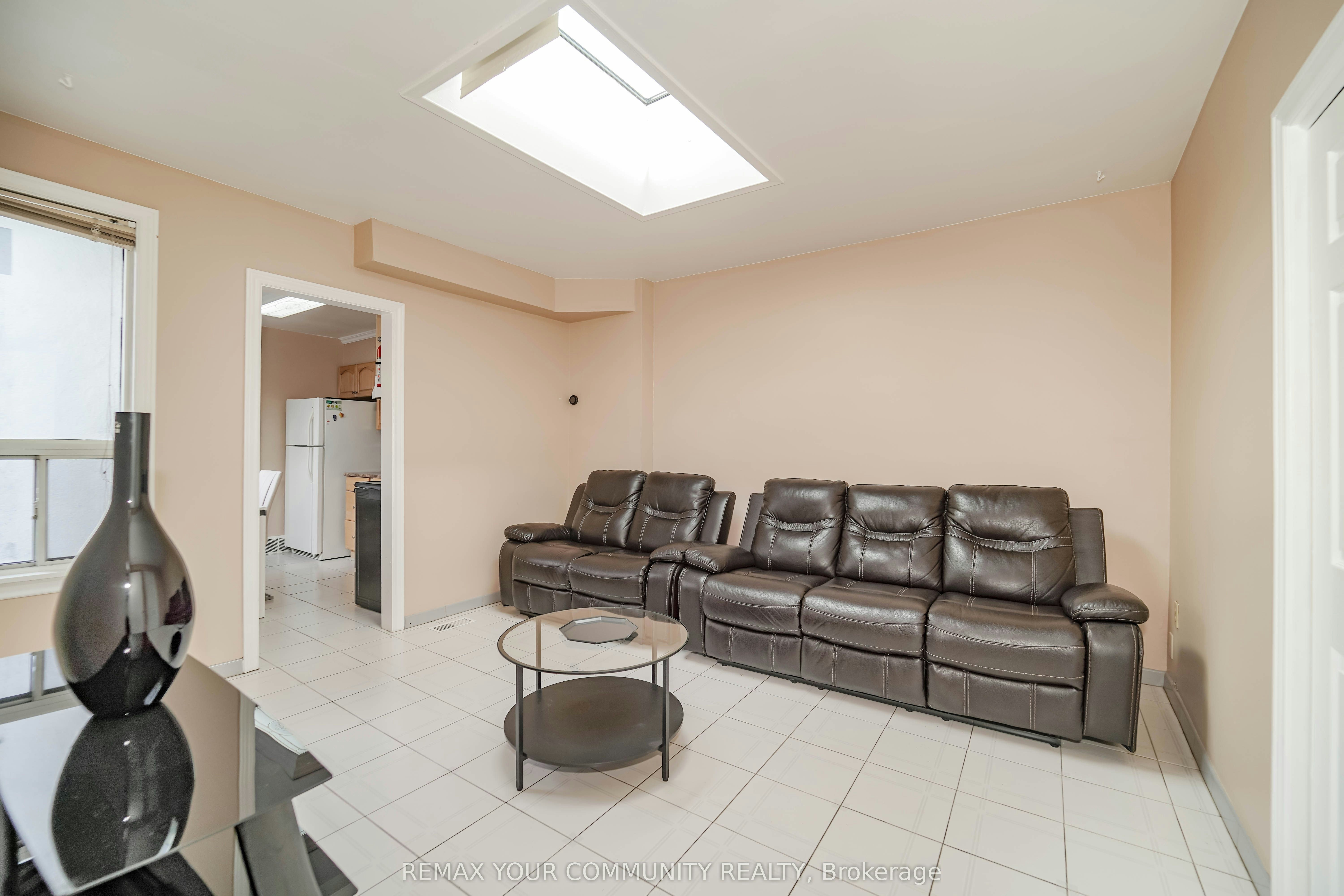 Room 2-1378 Danforth Avenue, Toronto, ON, M4J 3V9 - 27