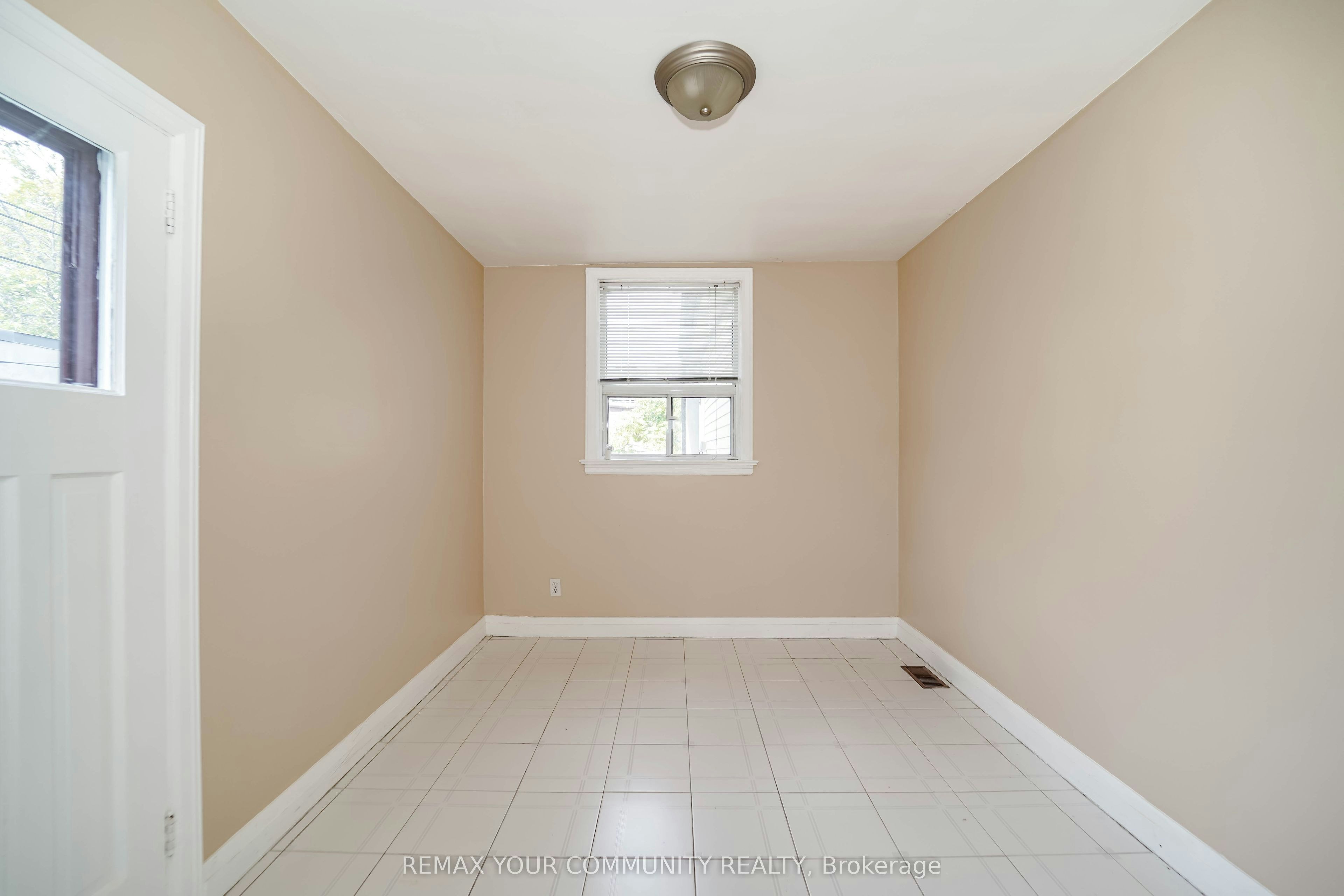 Room 3-1378 Danforth Avenue, Toronto, ON, M4J 3V9 - 27