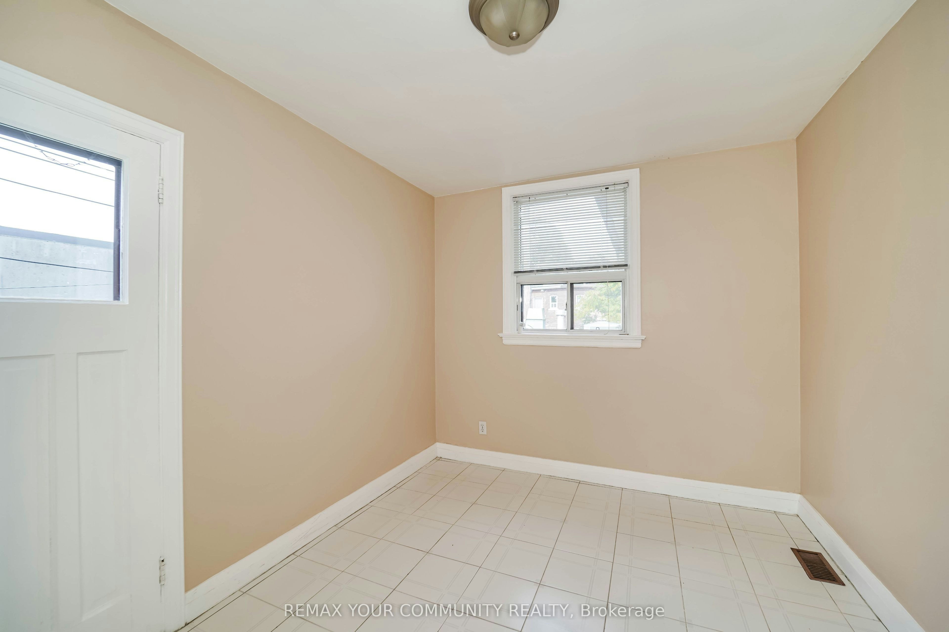 Room 3-1378 Danforth Avenue, Toronto, ON, M4J 3V9 - 30