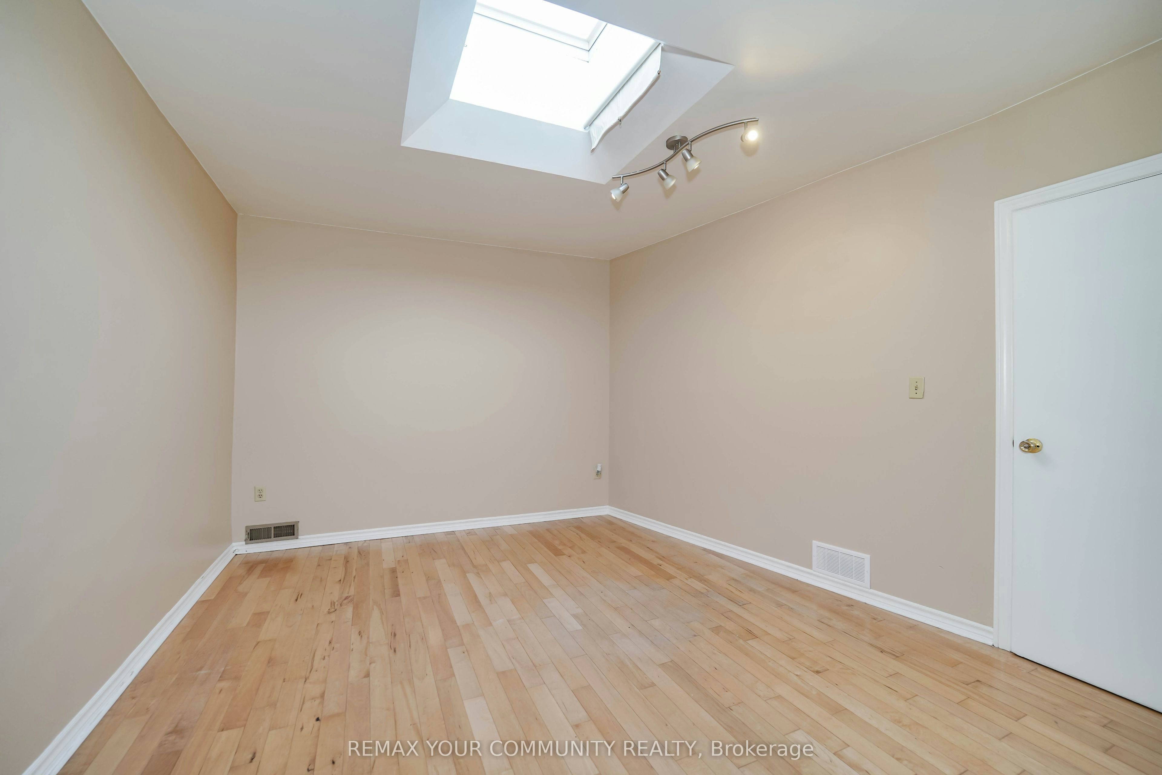 1378 Danforth Avenue, Toronto, ON, M4J 3V9 - 24