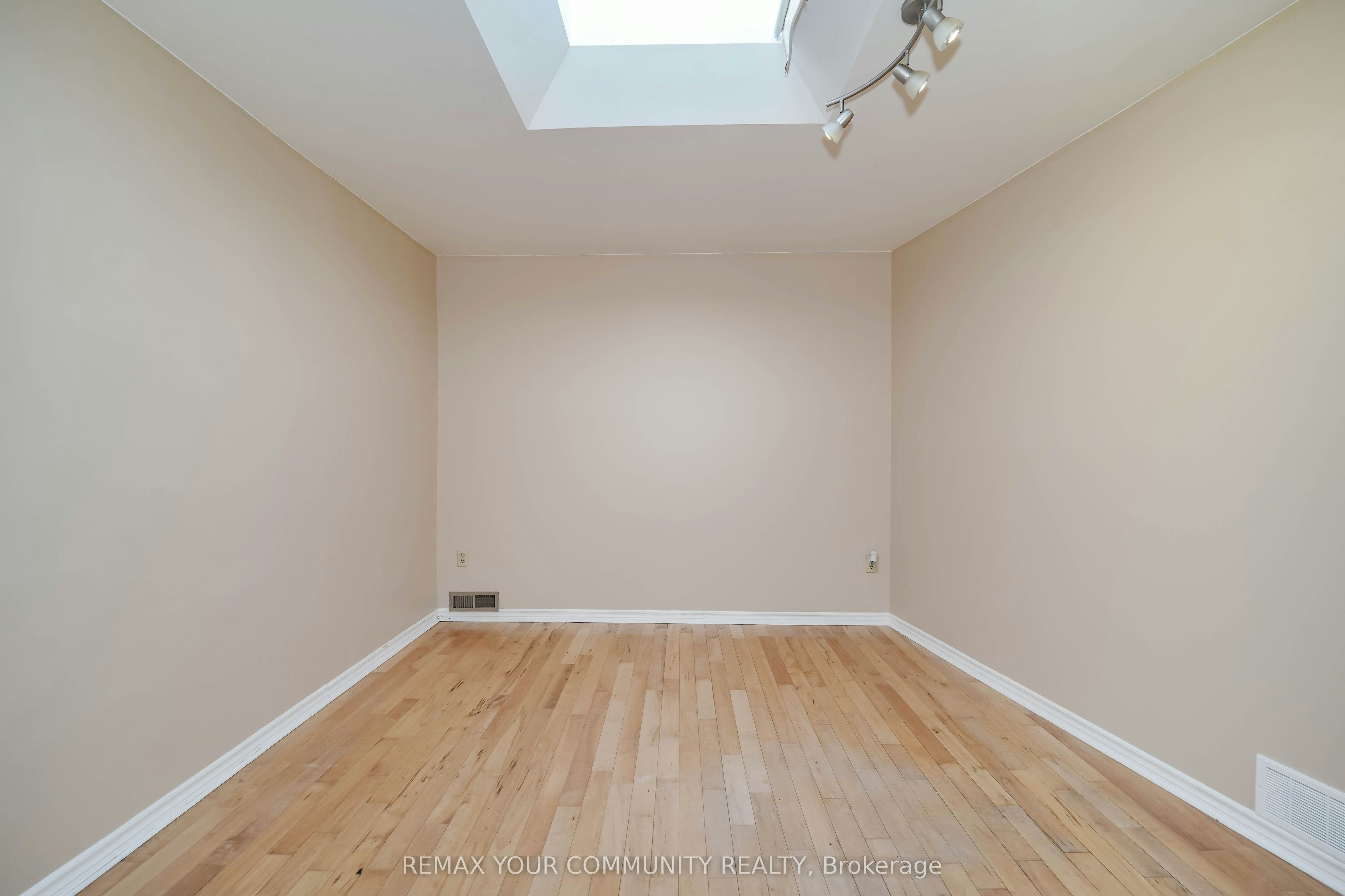1378 Danforth Avenue, Toronto, ON, M4J 3V9 - 23