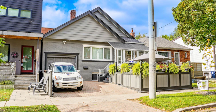 Lower Room 2-86 Lesmount Avenue, Toronto, ON, M4J 3V9