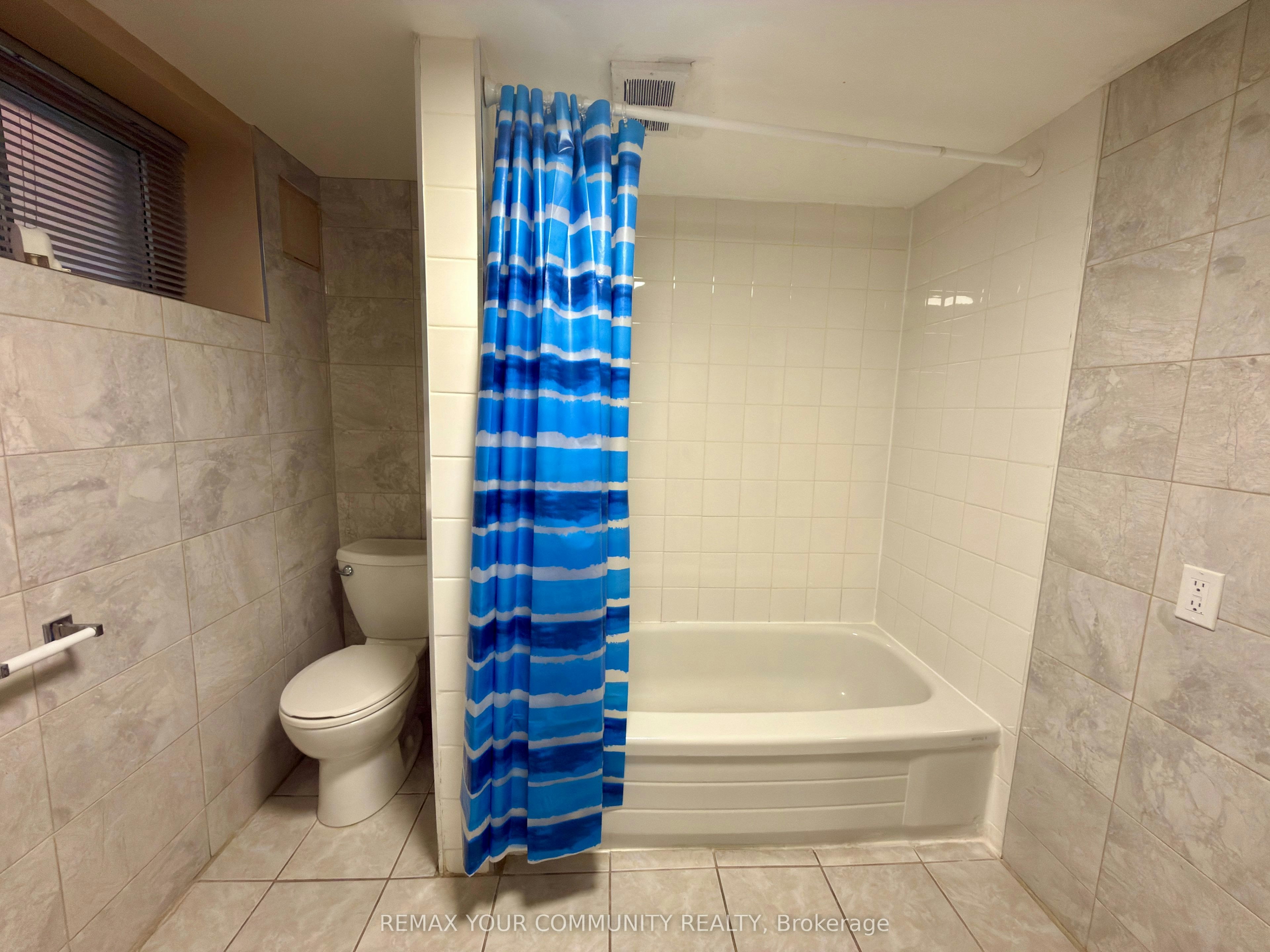 Lower Room 2-86 Lesmount Avenue, Toronto, ON, M4J 3V9 - 8