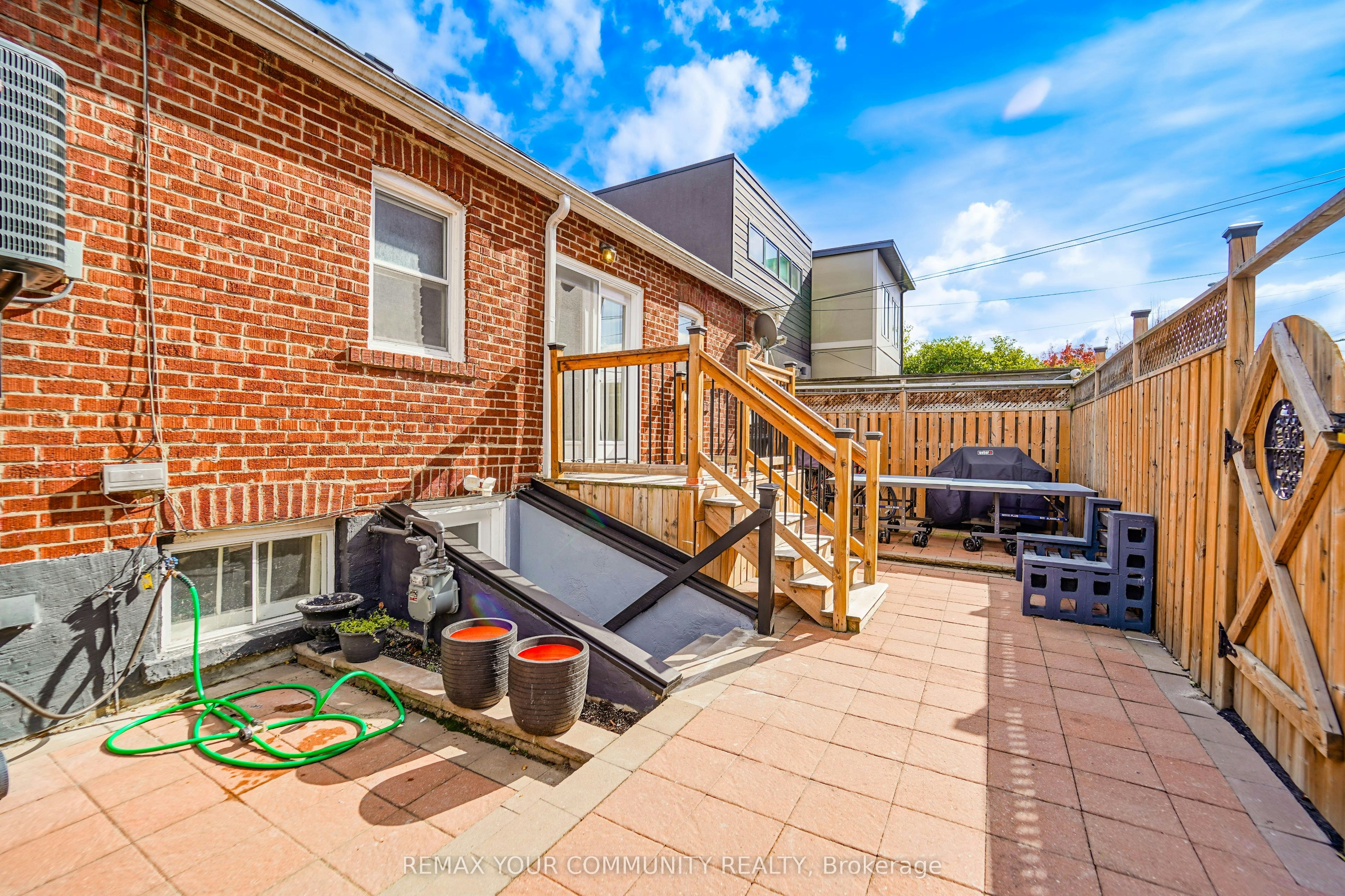 Lower Room 2-86 Lesmount Avenue, Toronto, ON, M4J 3V9 - 16