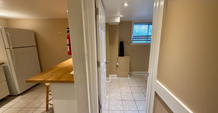 Lower Room 2-86 Lesmount Avenue, Toronto, ON, M4J 3V9 - 9
