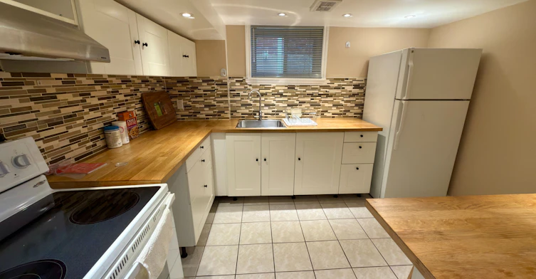 Lower Room 2-86 Lesmount Avenue, Toronto, ON, M4J 3V9 - 10