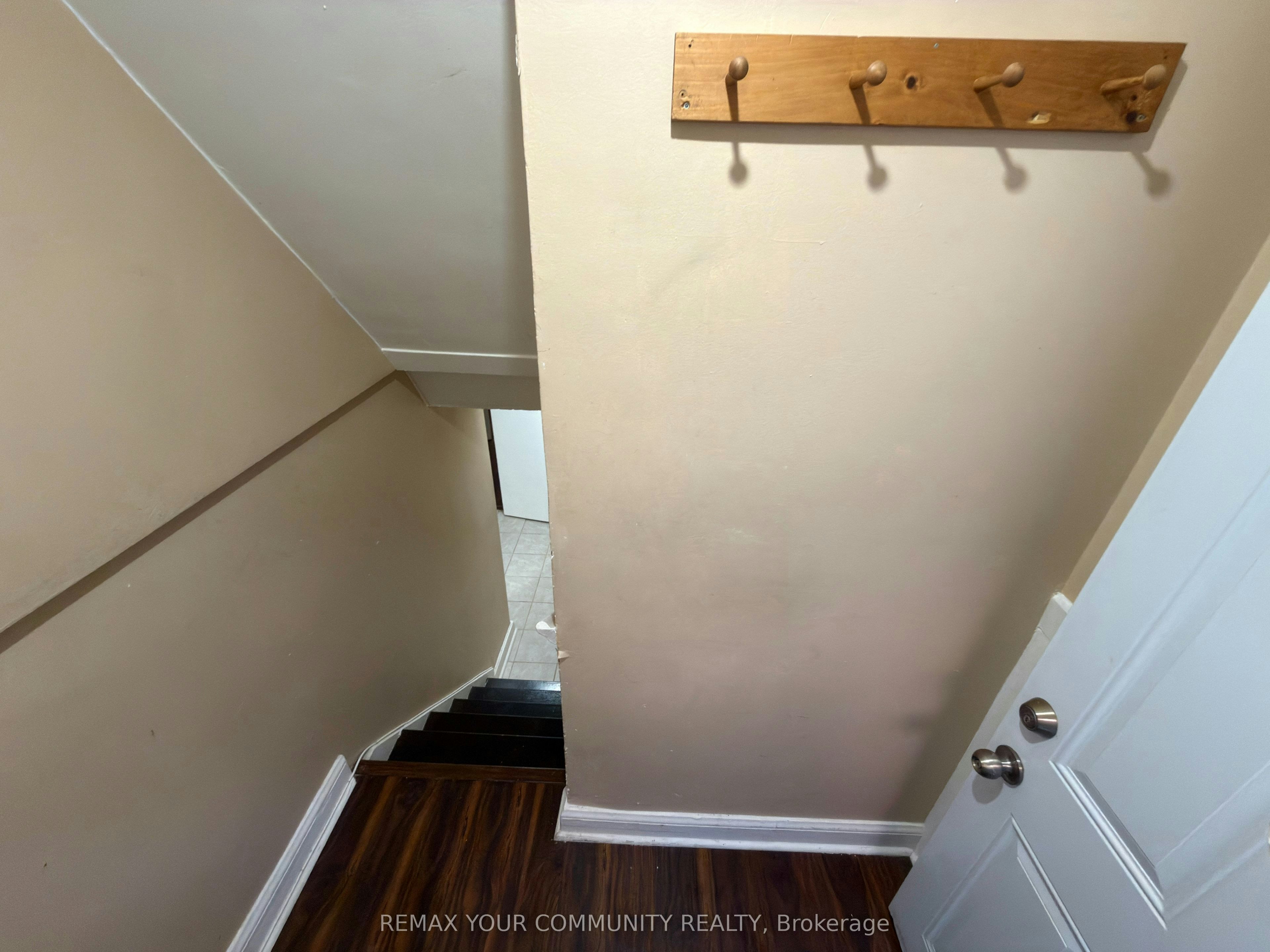 Lower Room 2-86 Lesmount Avenue, Toronto, ON, M4J 3V9 - 2