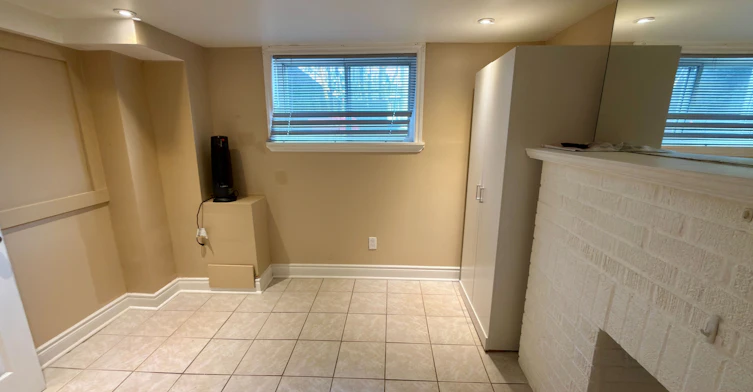 Lower Room 2-86 Lesmount Avenue, Toronto, ON, M4J 3V9 - 14