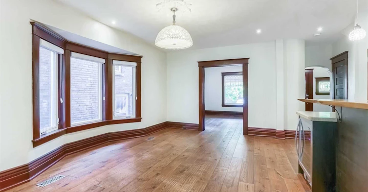 59 Hambly Avenue, Toronto, ON, M4E 2R5 - 9