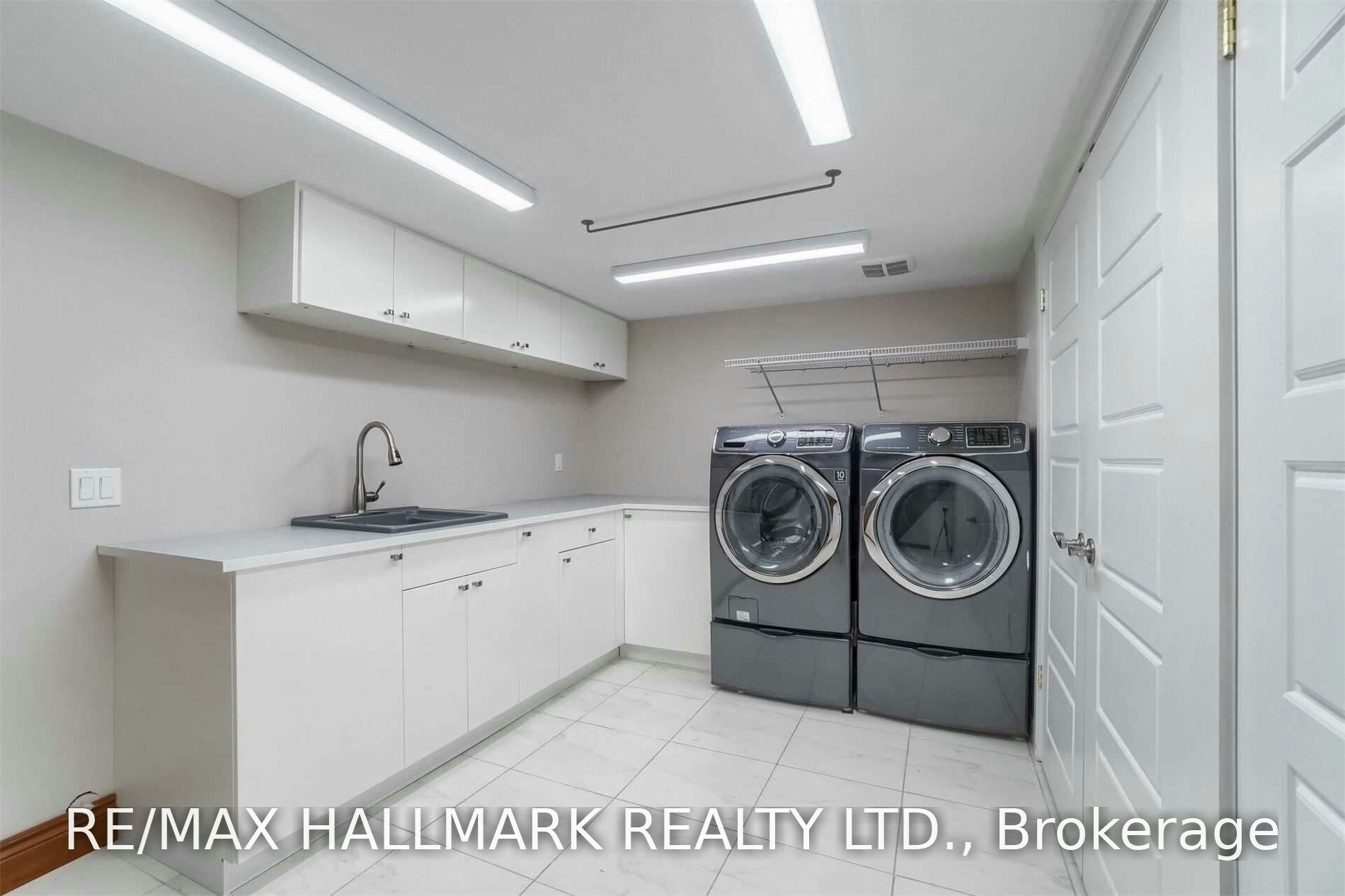 59 Hambly Avenue, Toronto, ON, M4E 2R5 - 36